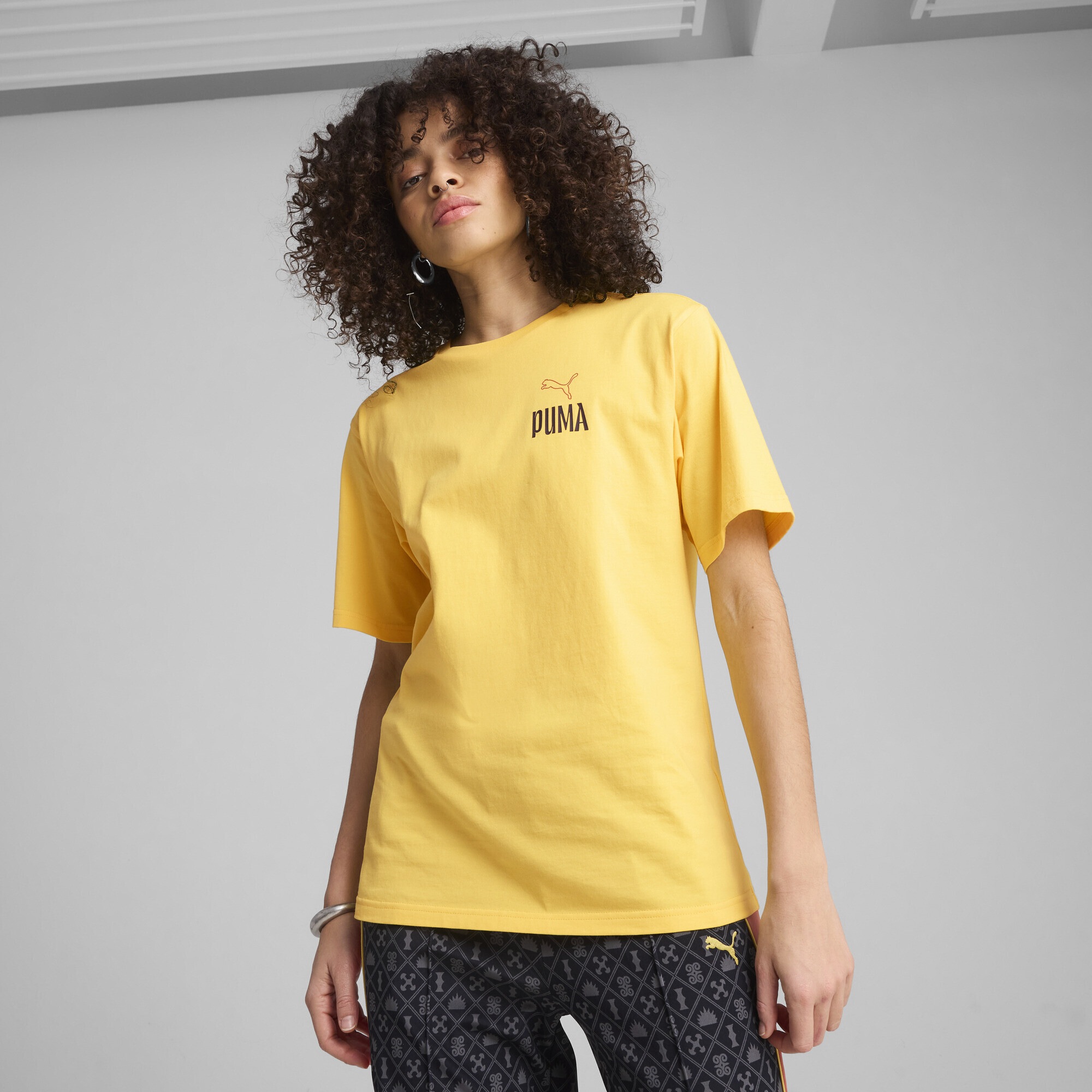 PUMA T-Shirt »Wardrobe Essentials Relaxed Graphic T-Shirt Damen«