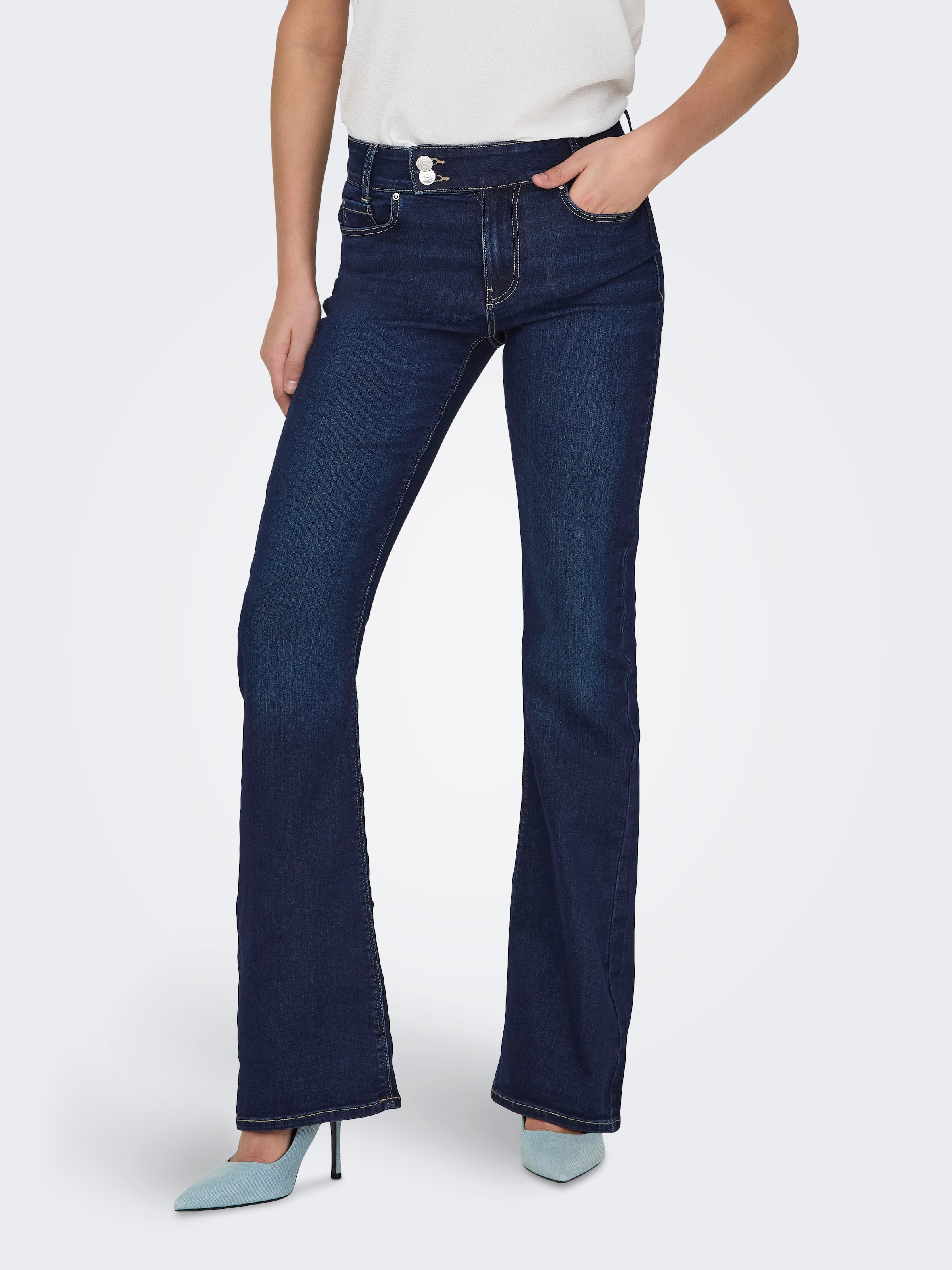 ONLY Bootcut-Jeans "ONLPAOLA HW FLARED BJ143 JNS DNM" mit doppeltem Knopfve günstig online kaufen
