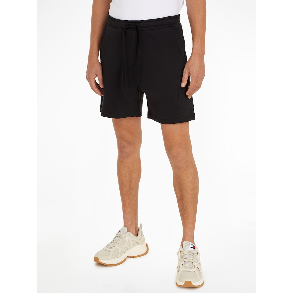 Tommy Jeans Cargoshorts »TJM BADGE CARGO SHORT«