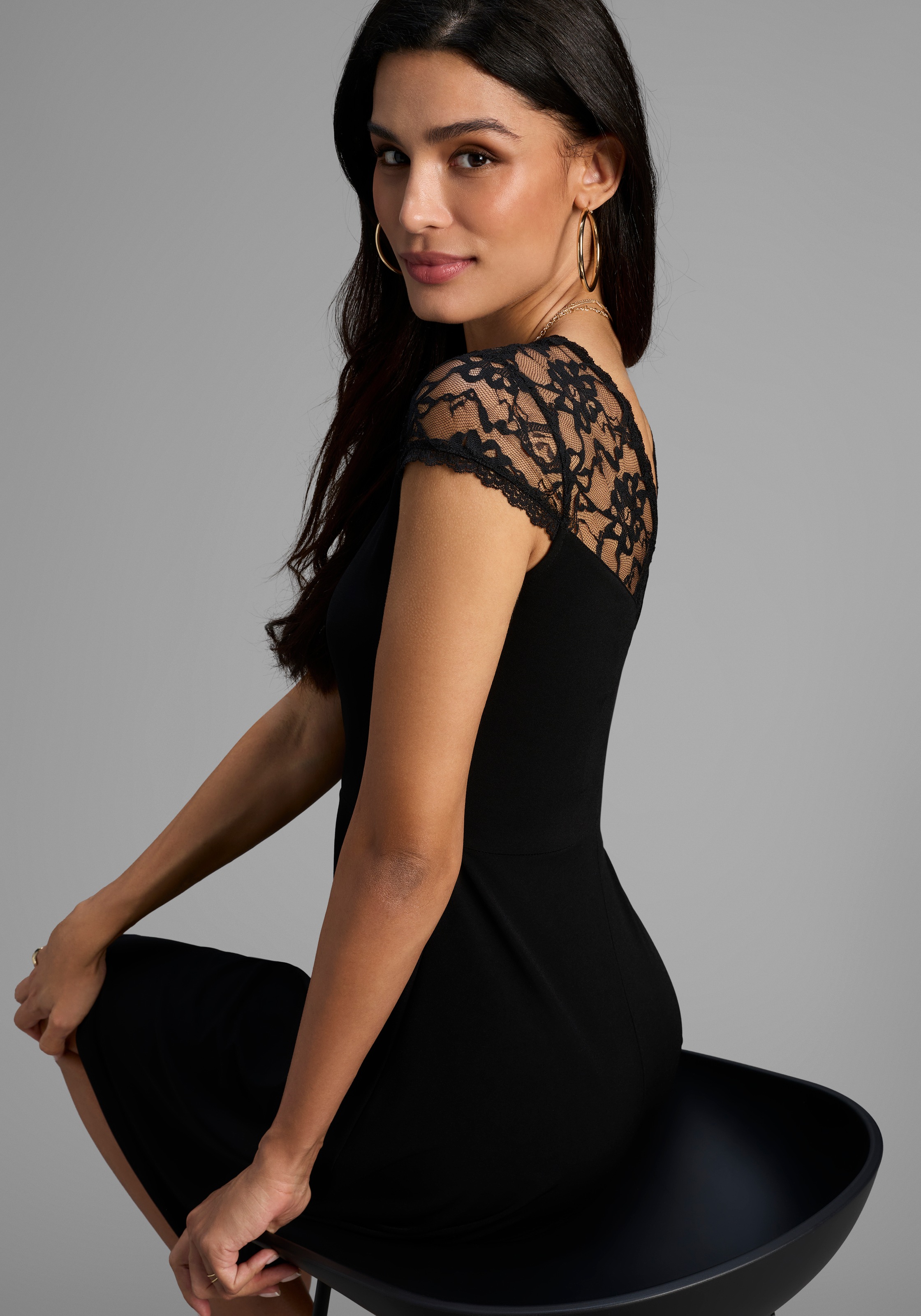 Thumbnail - Melrose Sommerkleid für festliche Anlässe, kurzes Kleid, romantischer Stil, Spitze