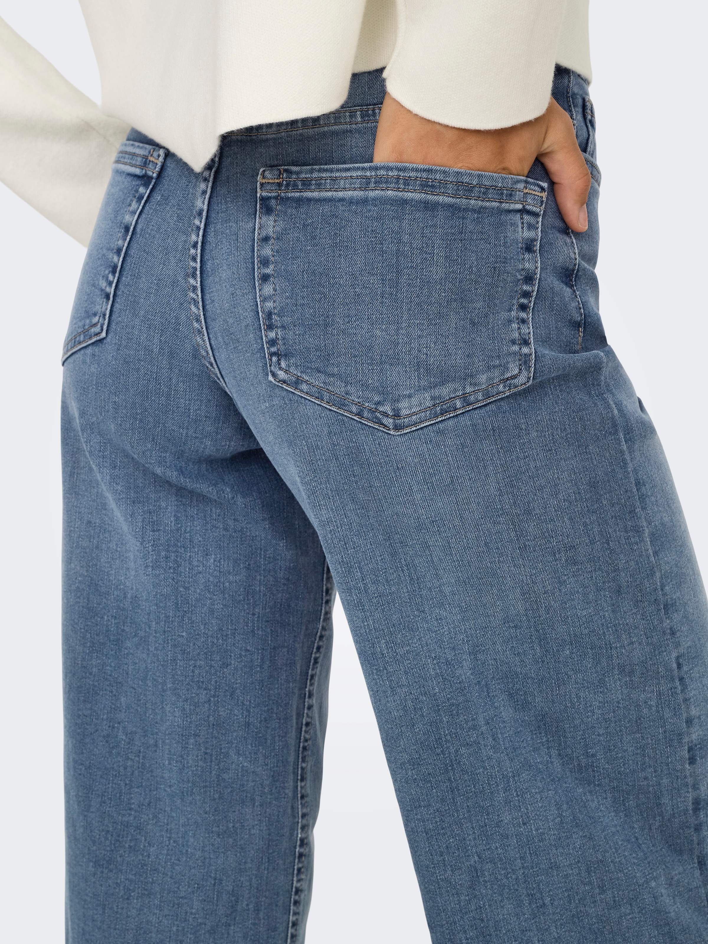 Thumbnail - ONLY High-waist-Jeans "ONLMADISON – High-Waist-Jeans mit modischen Abriebeffekten" Abriebeffekte, casual, weit, Denim