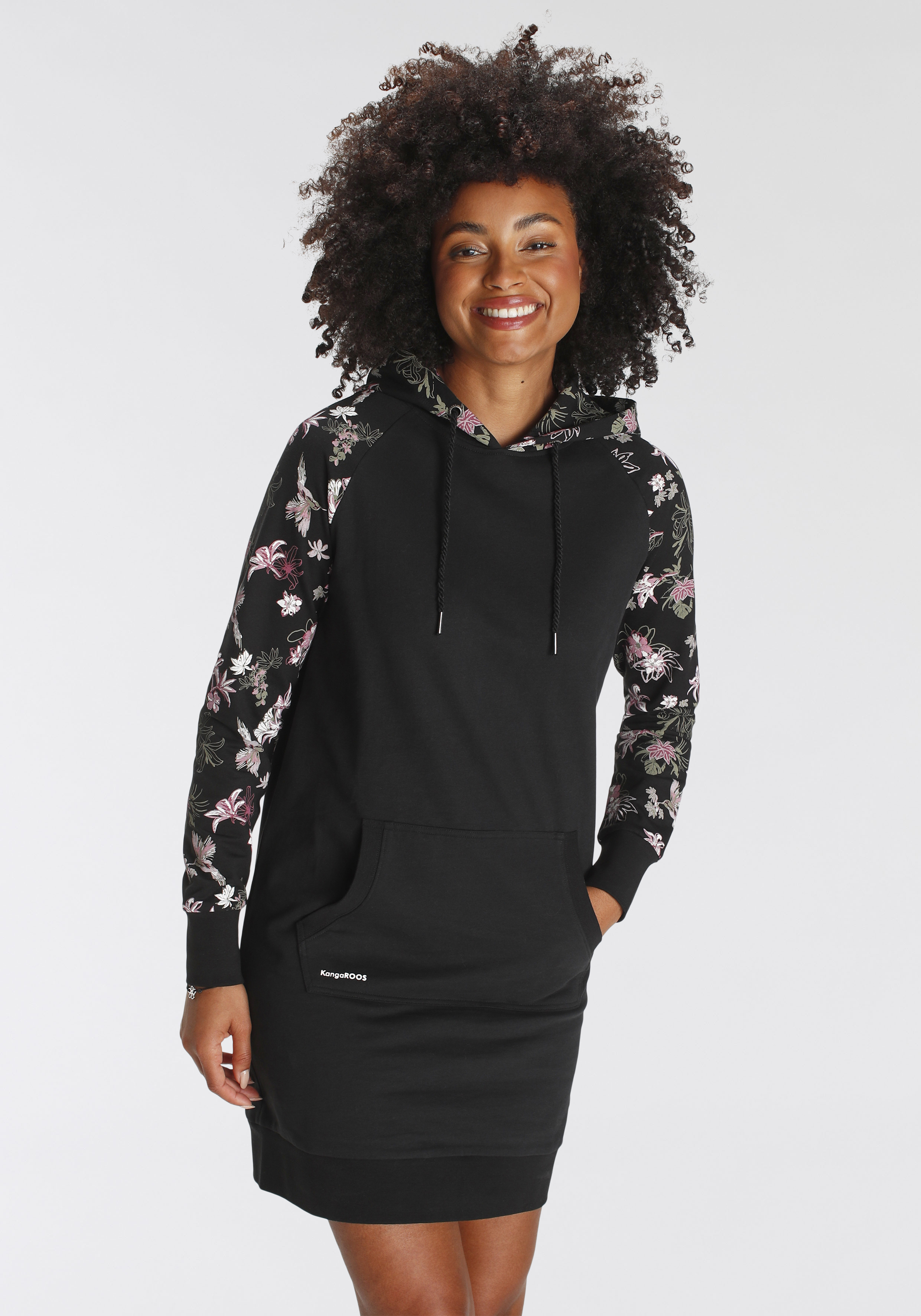 Sweatkleid, mit bedruckten Raglanärmeln und Kapuze - NEUE KOLLEKTION