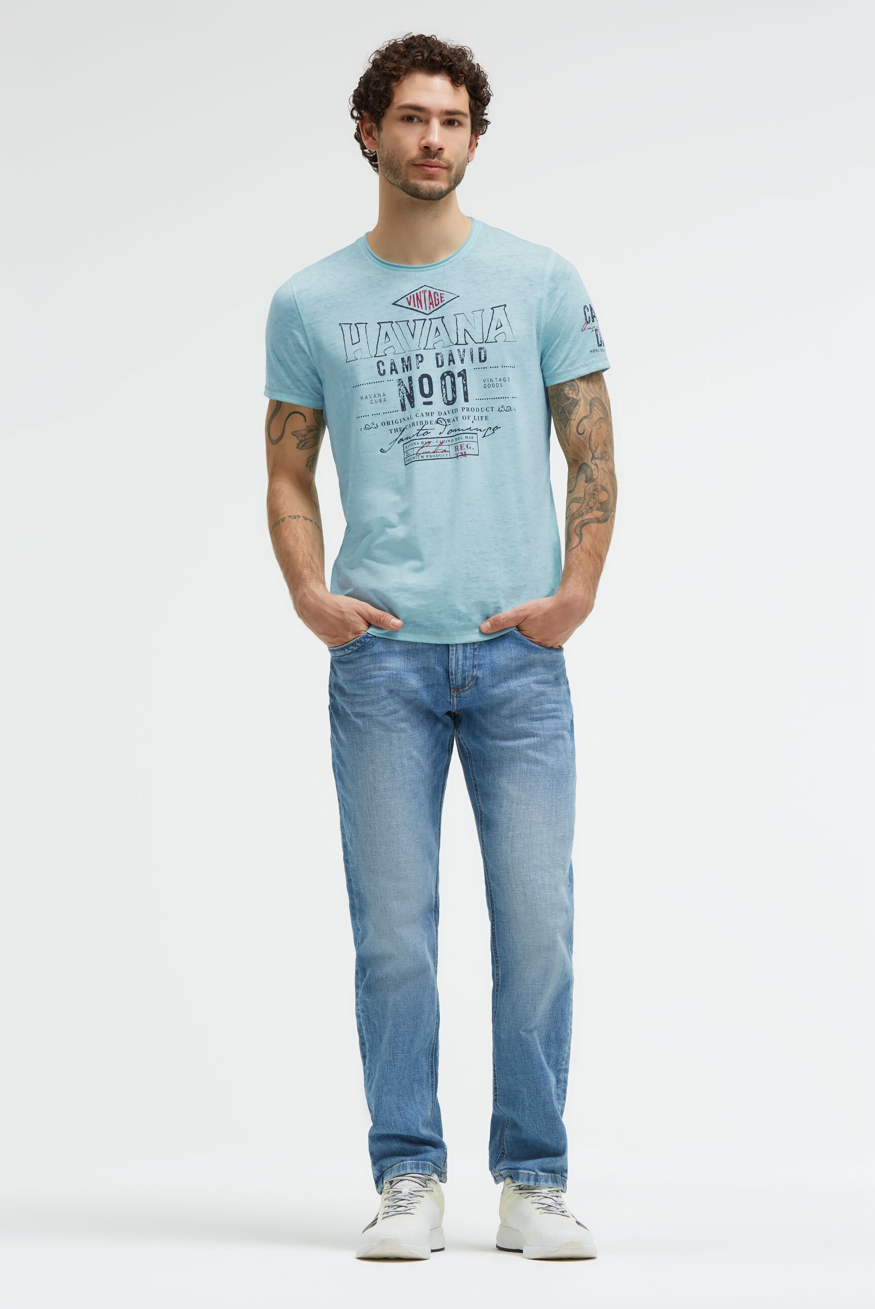 CAMP DAVID Rundhalsshirt mit offener Kante am Ausschnitt