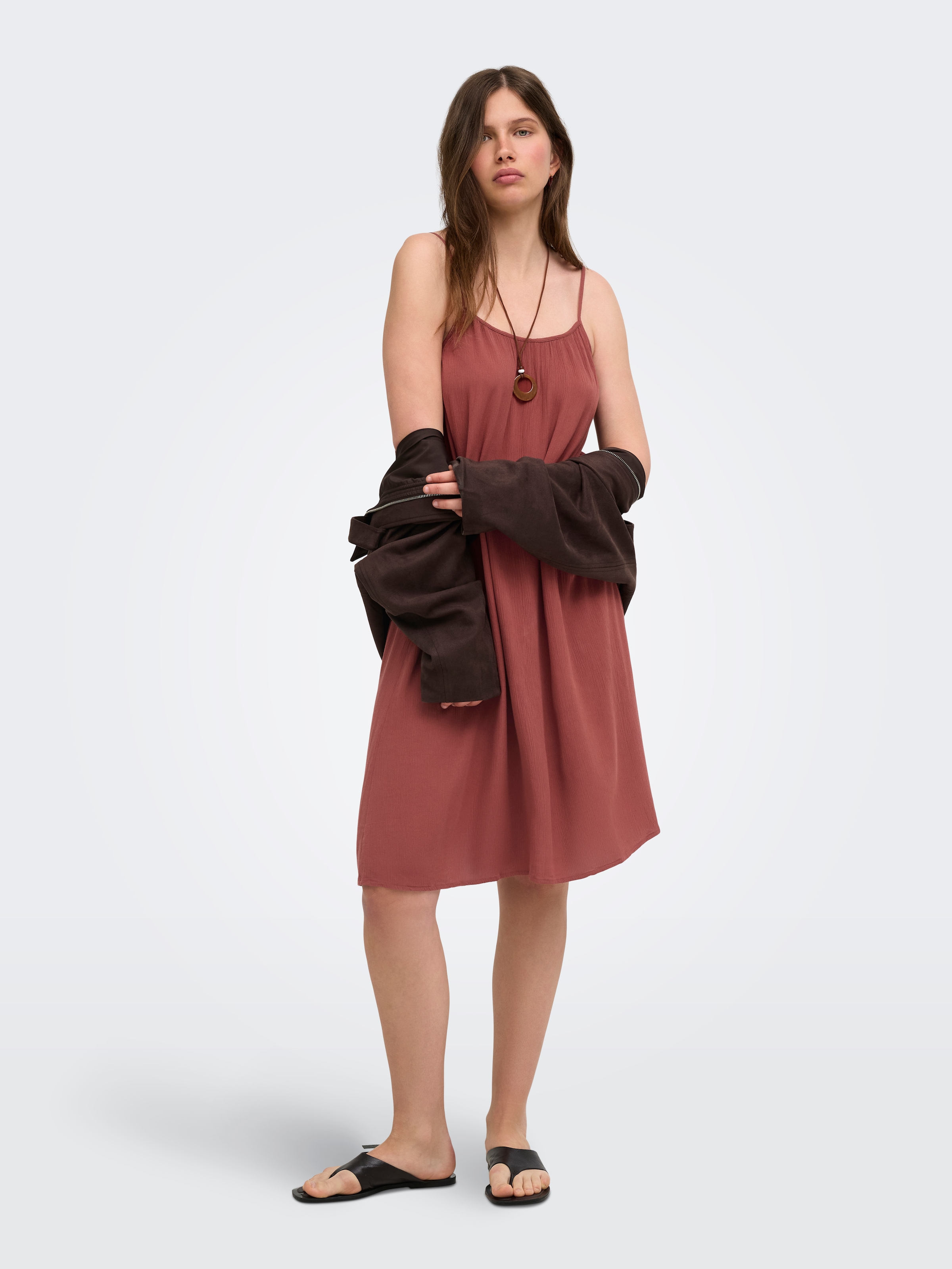 ONLY Trägerkleid »ONLMAI STRAP DRESS WVN CS« Viskose, regular fit