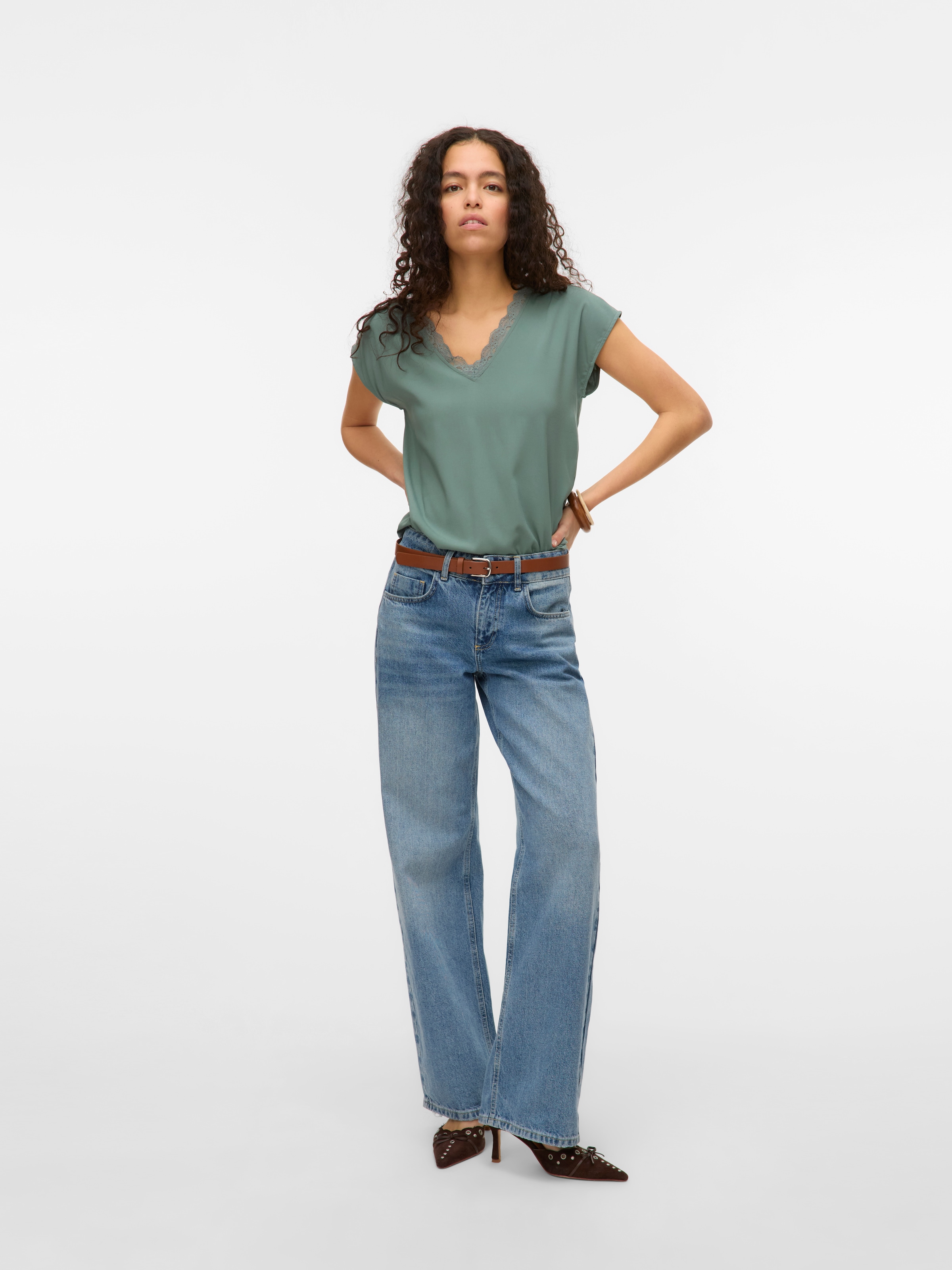 Vero Moda Blusentop »VMBELLA SL LACE TOP WVN GA NOOS« Viskosemischung