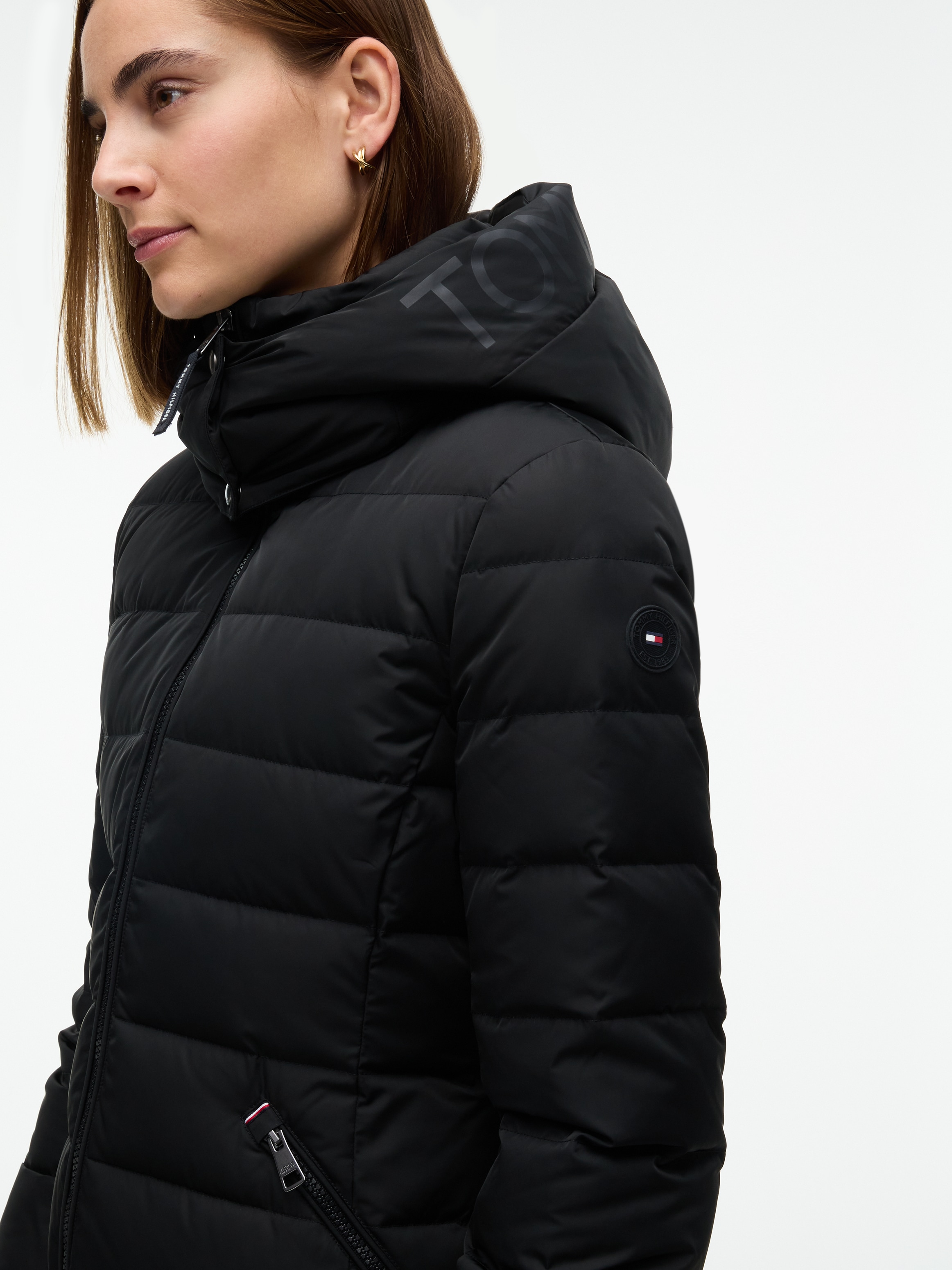 Tommy Hilfiger Steppmantel »DOWN BRANDED FITTED MAXI COAT« Kunstfaser