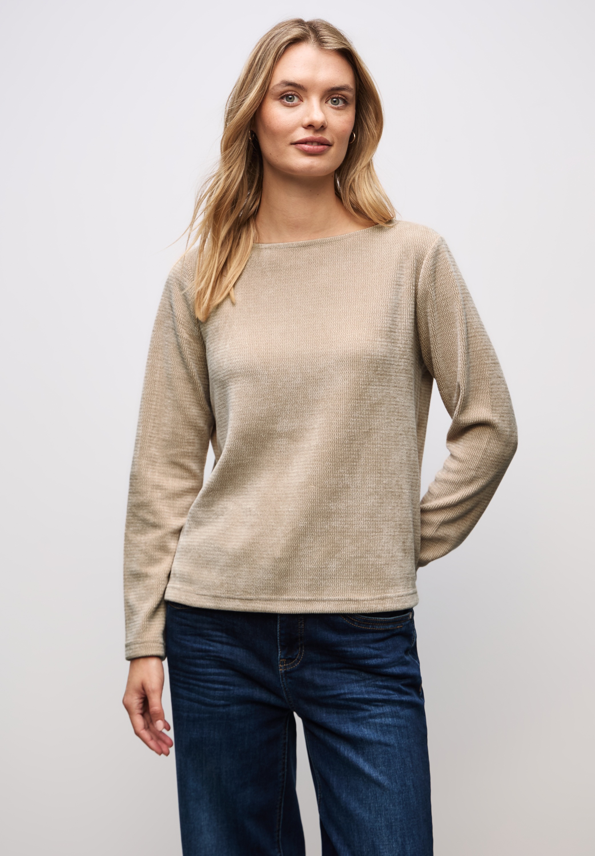 Langarmshirt STREET ONE, Damen, Gr. 46, sanded beige, Stoff, 98% Polyester, 2% Elasthan, unifarben, normal normal, U-Boot-Ausschnitt, abgesteppt, Shirts Langarmshirt, mit U-Boot-Ausschnitt