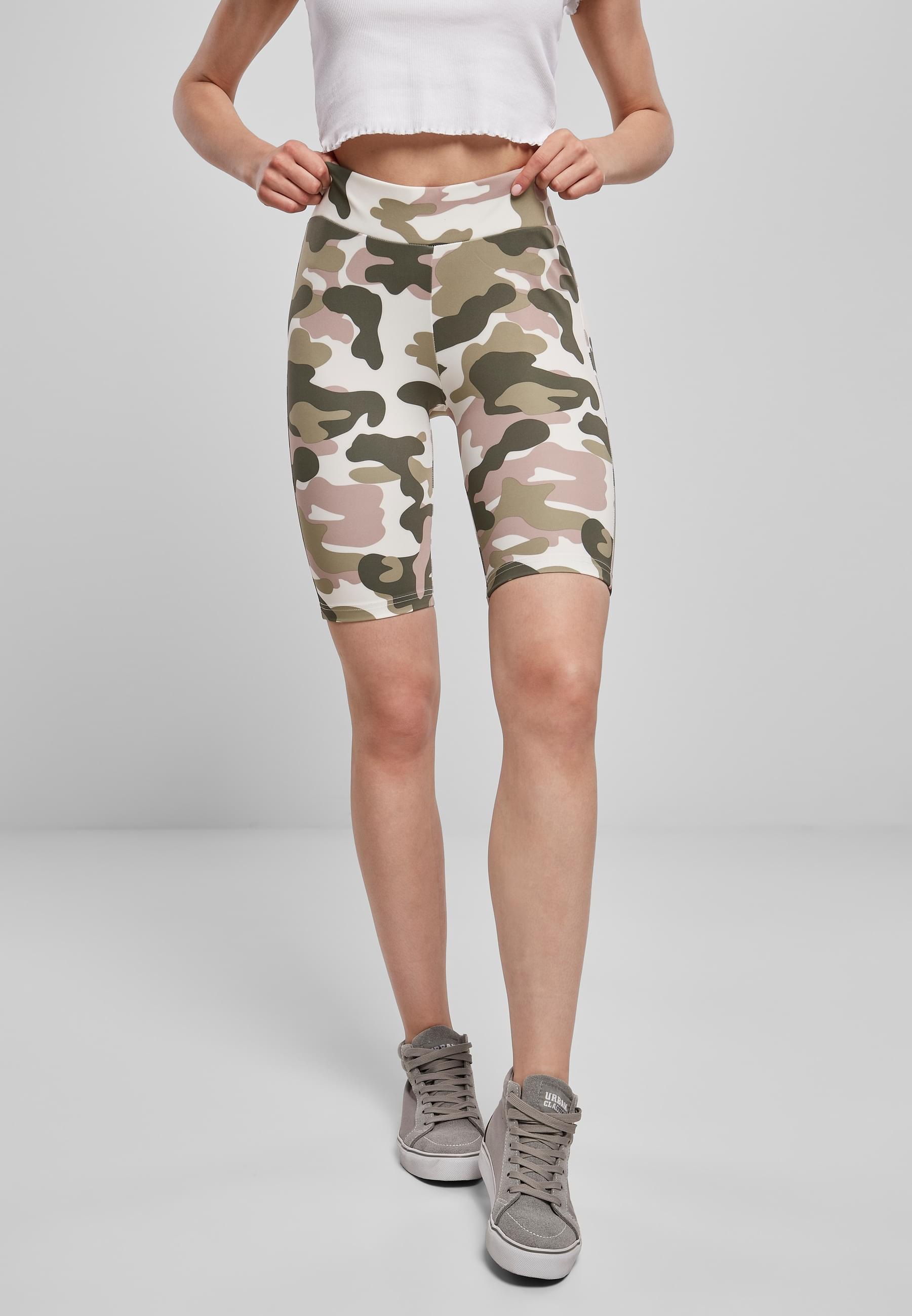URBAN CLASSICS Stoffhose »Urban Classics Damen Ladies High Waist Camo Tech Cycle Shorts«, (1 tlg.)