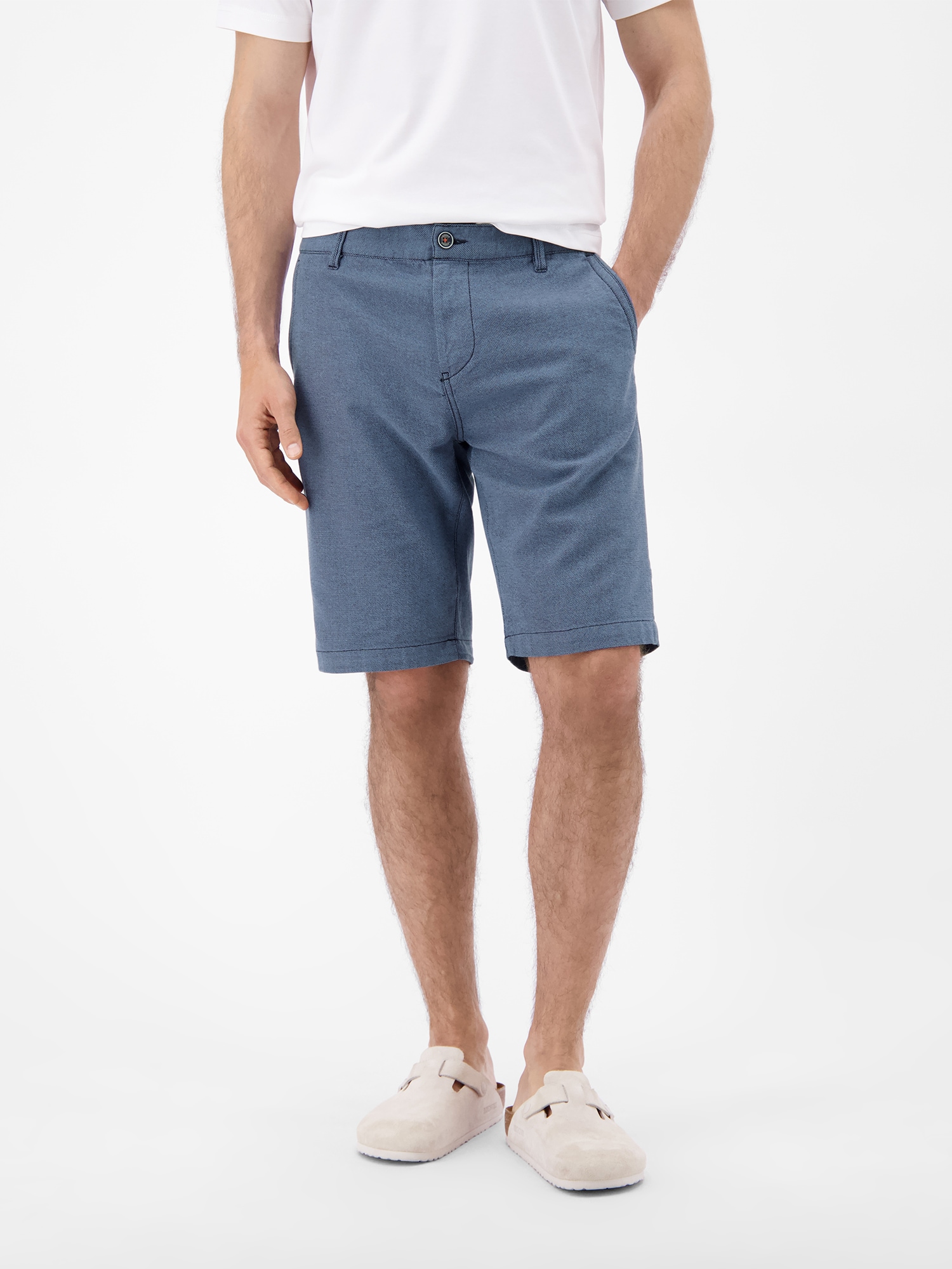Chinoshorts LERROS "Flexible Chino Bermuda in Strukturqualität", Herren, Gr. 33, blau night, 98% Baumwolle, 2% Elasthan, Hosen Chinoshorts