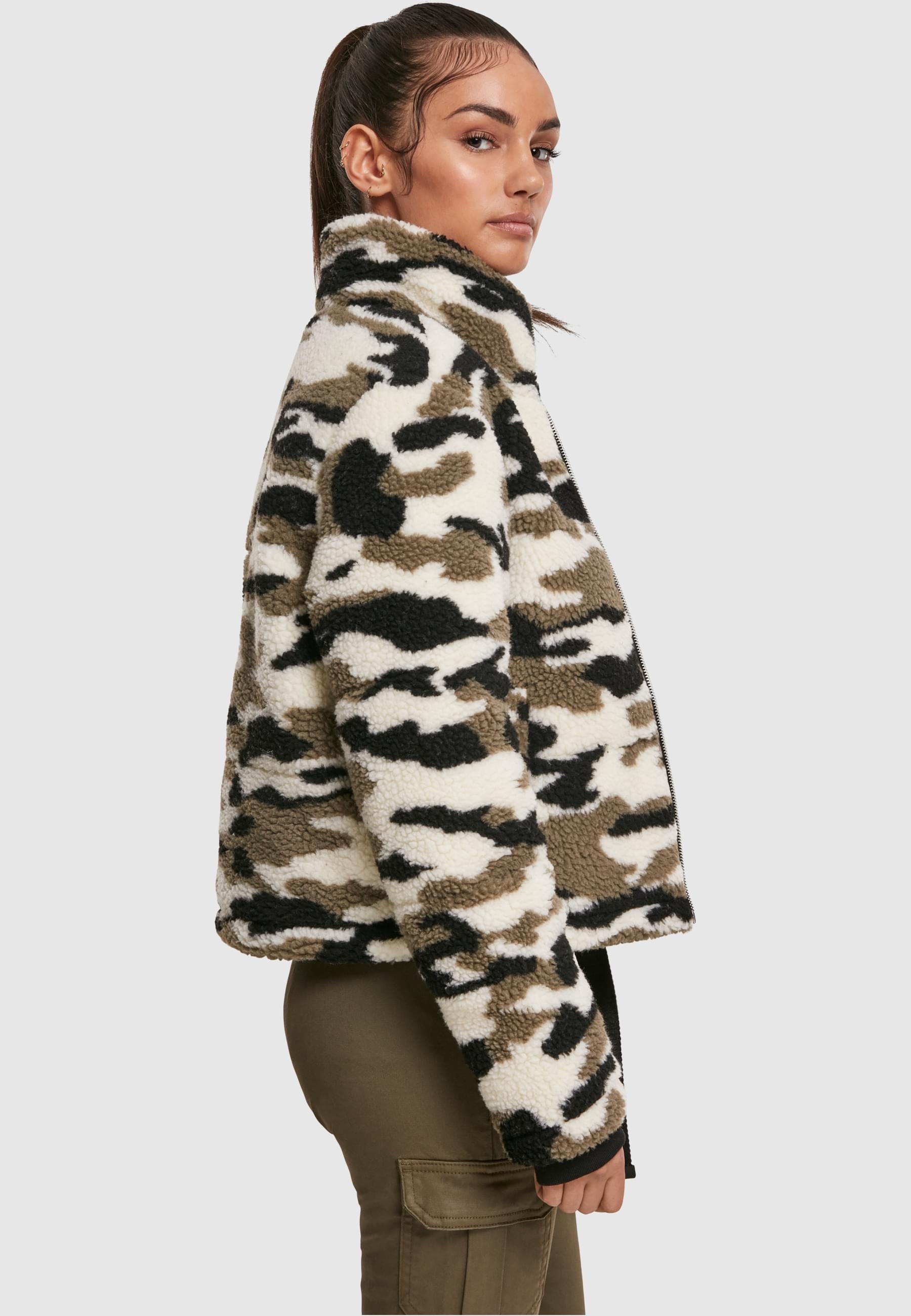 URBAN CLASSICS Winterjacke »Urban Classics Damen Ladies Camo Sherpa Jacket«, (1 St.), ohne Kapuze