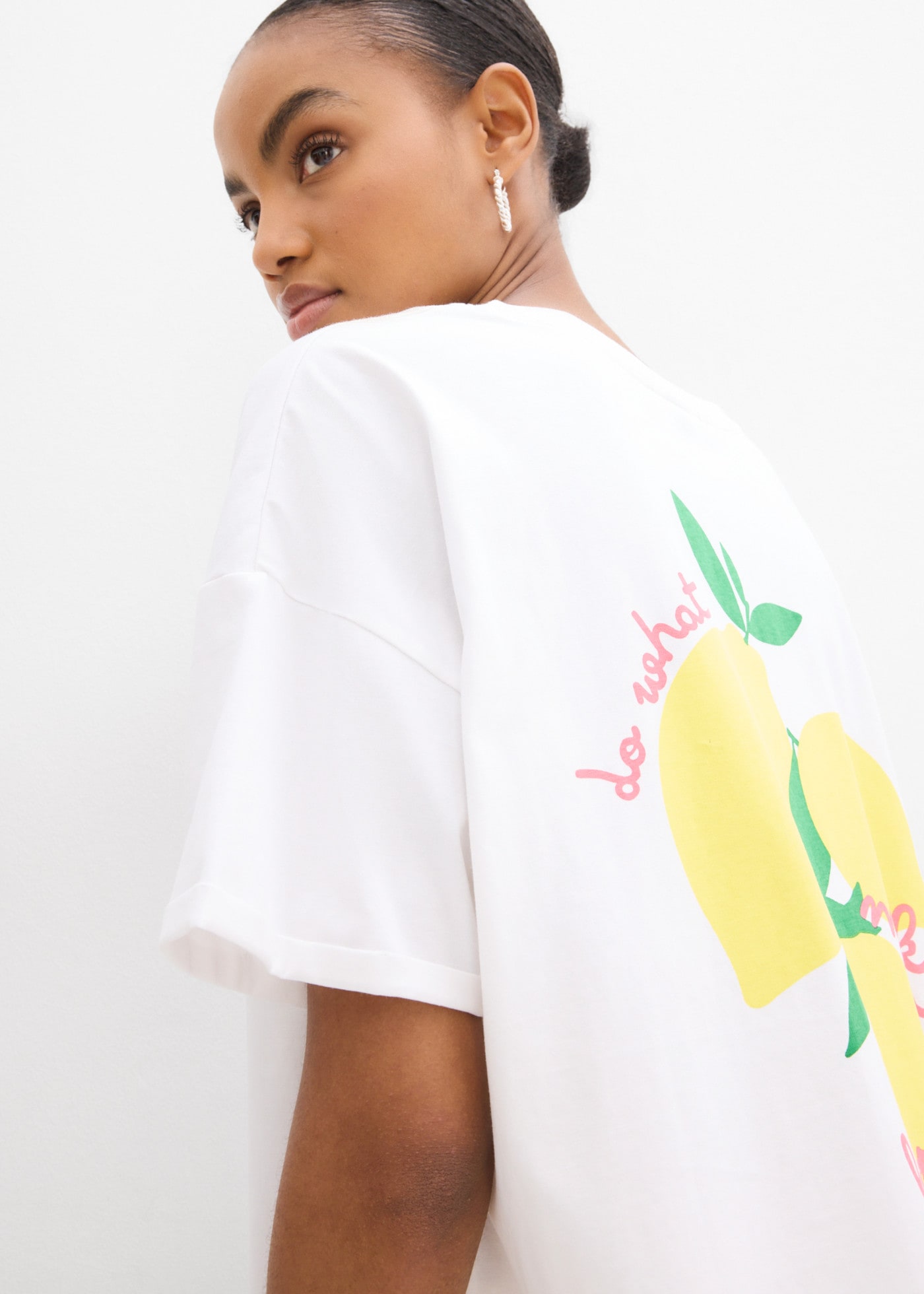 bonprix Oversize-Shirt Oversize-Schnitt, aus reiner Baumwolle, mit modernem Print