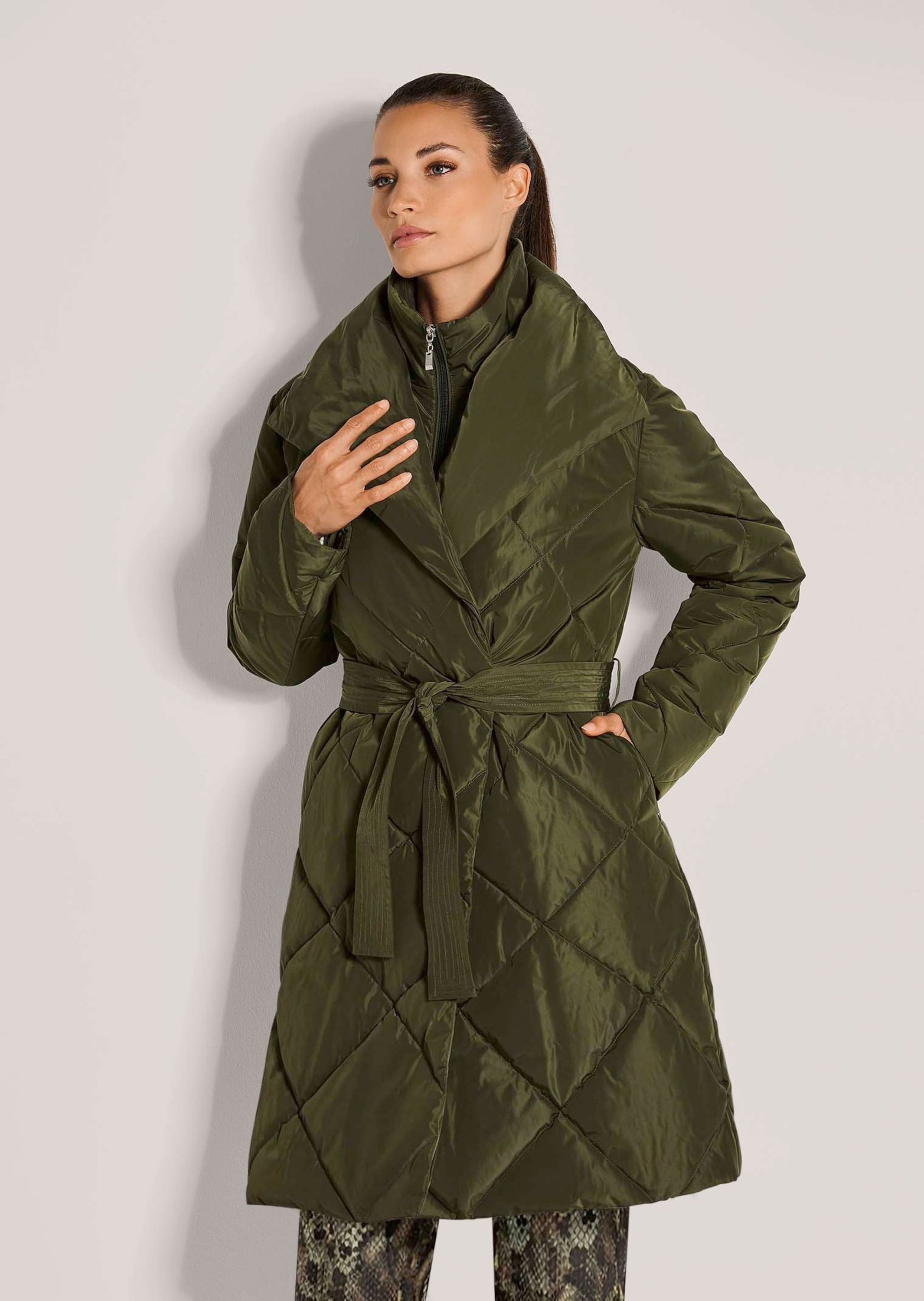 MADELEINE Steppjacke »Steppmantel Rauten-Steppmantel mit Bindegürtel«