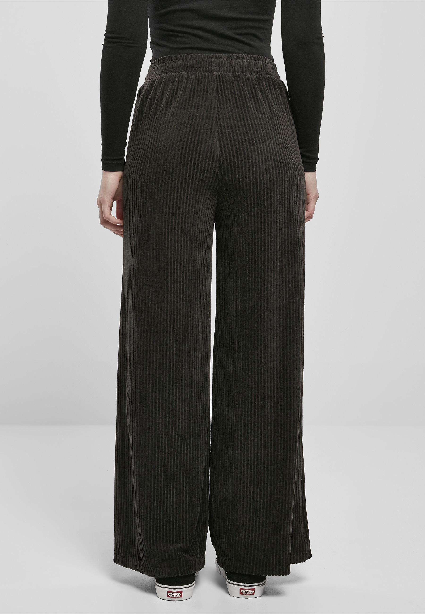 URBAN CLASSICS Jogginghose »Urban Classics Damen Ladies Velvet Rib Straight Sweat Pants«