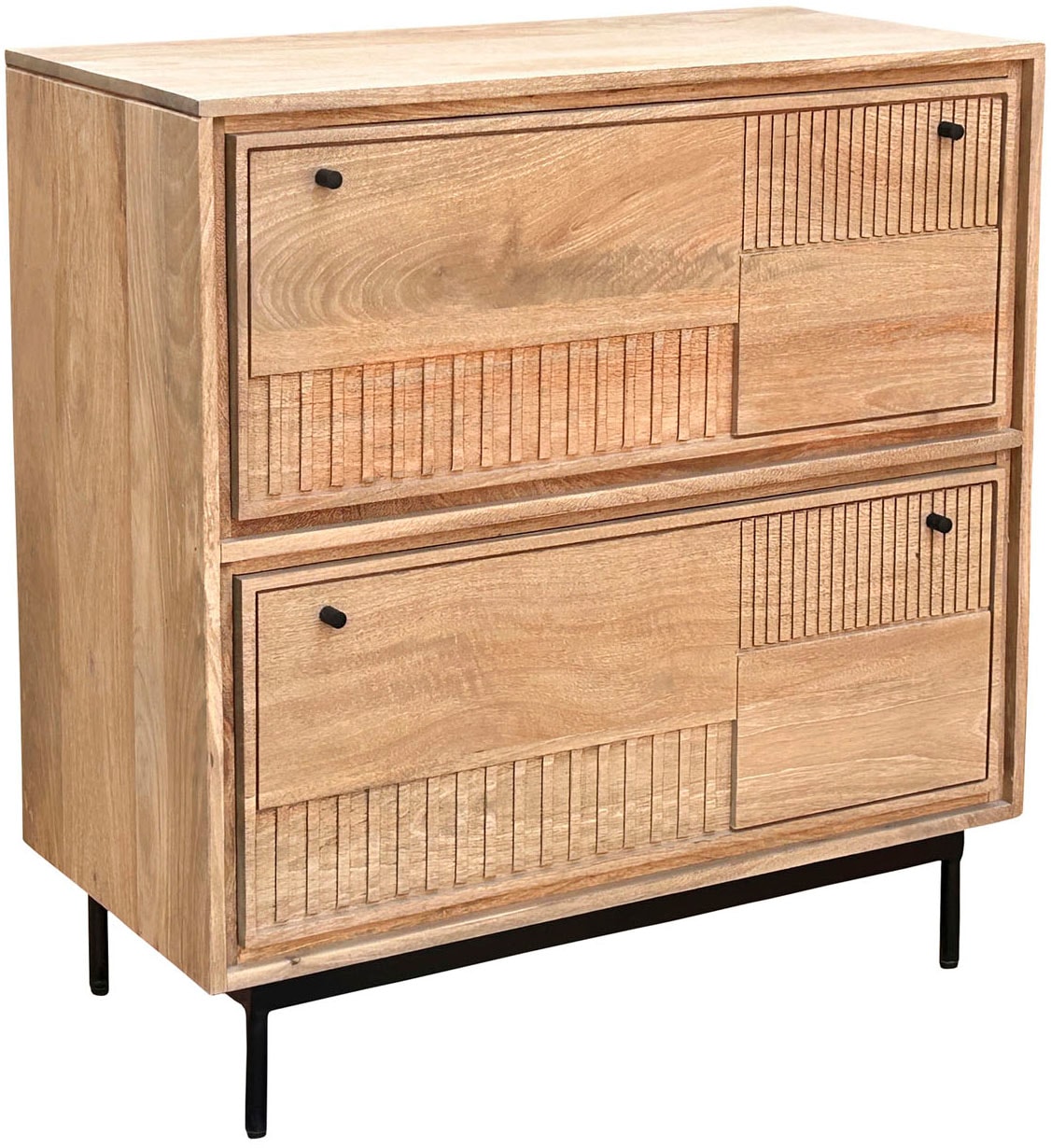 SIT Schuhschrank "Burano aus Mangoholz mit 2 Klappen & dekorativer Lamellenfront" 1 Stk. tlg. Kunstvolle Holzschnitzereien mit schwarzen Metallgriffen als Kontrast