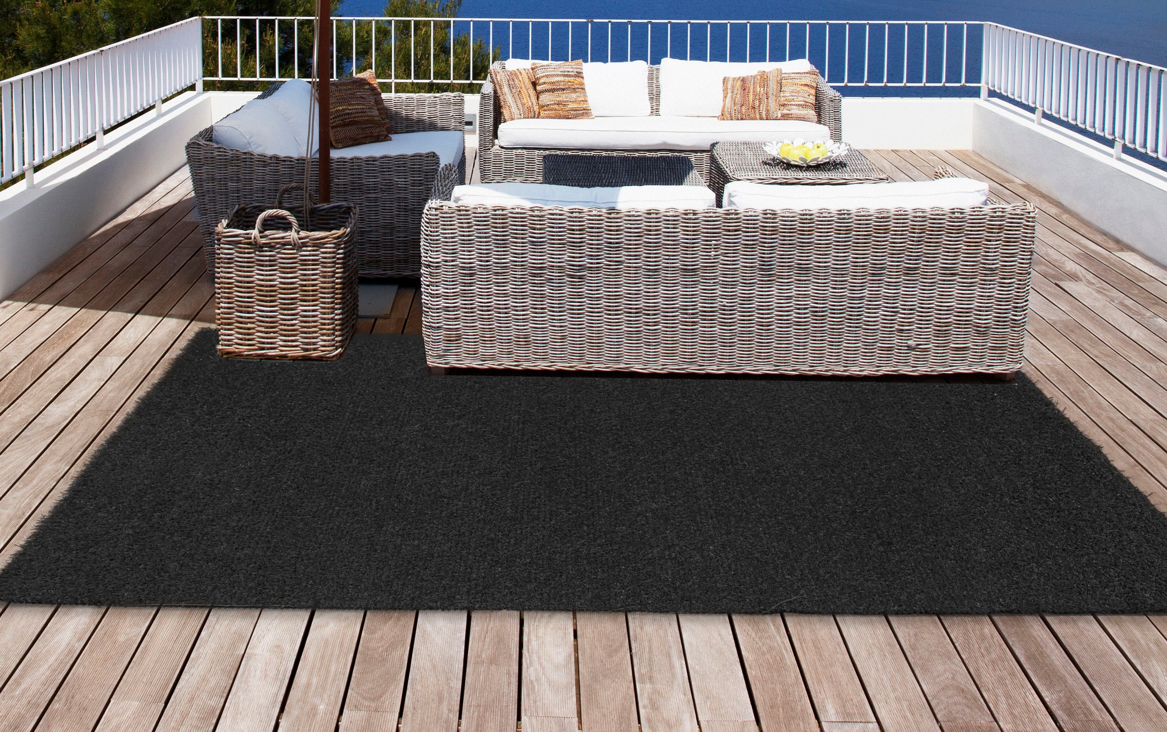 Kunstrasen ANDIAMO "Black, Gesamthöhe 15 mm", schwarz, B:200cm L:300cm, Obermaterial: 100% Polyethylen, Teppiche, Wetterfest, Balkon geeignet, integrierte Drainage, Garten, Terrasse