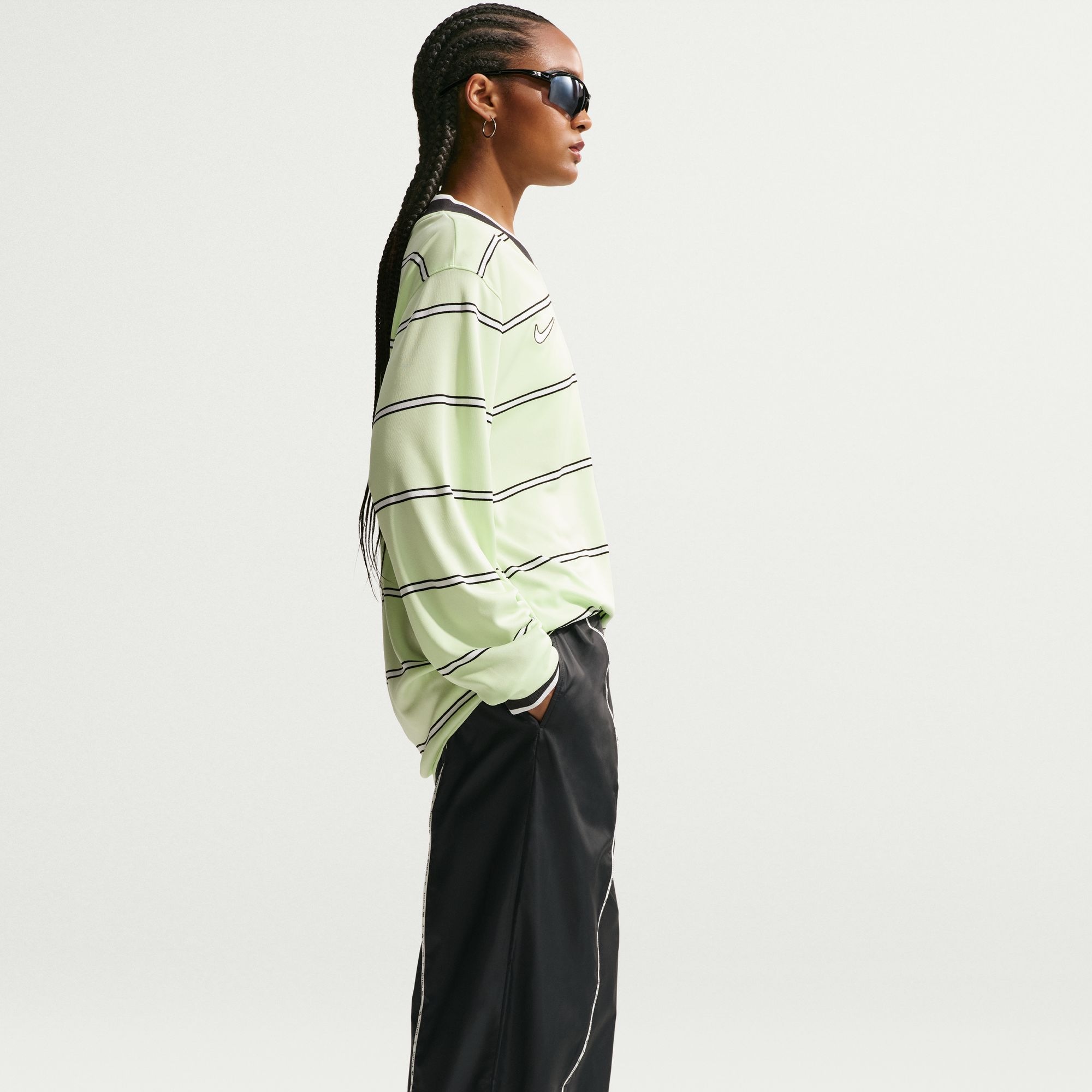 Nike Sportswear Trainingshose »Nike Athletics Department  Women's Woven Pants«  in mehreren Größen erhältlich