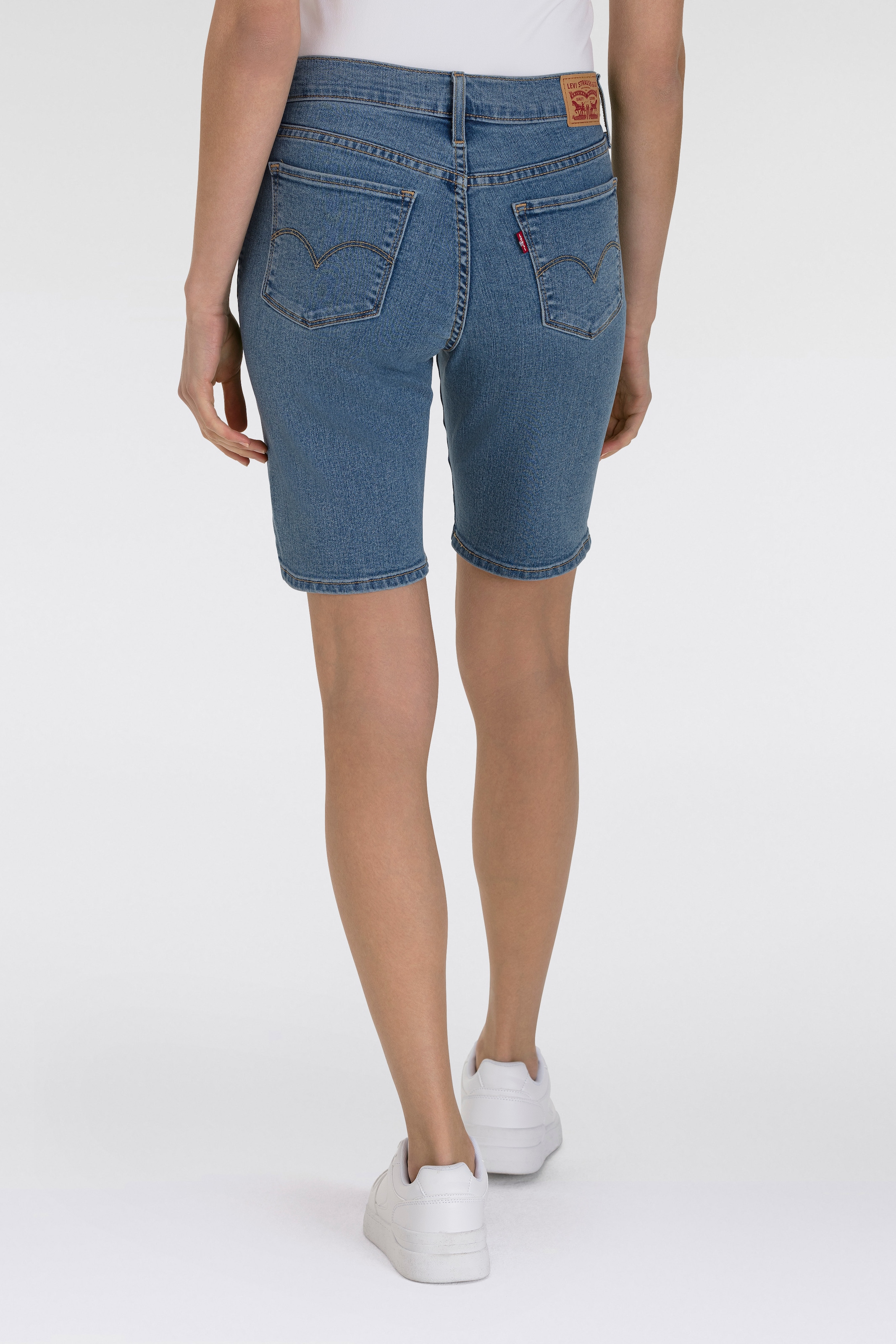Levi's® Shorts »SHAPING BERMUDA«, im Five-Pocket Style