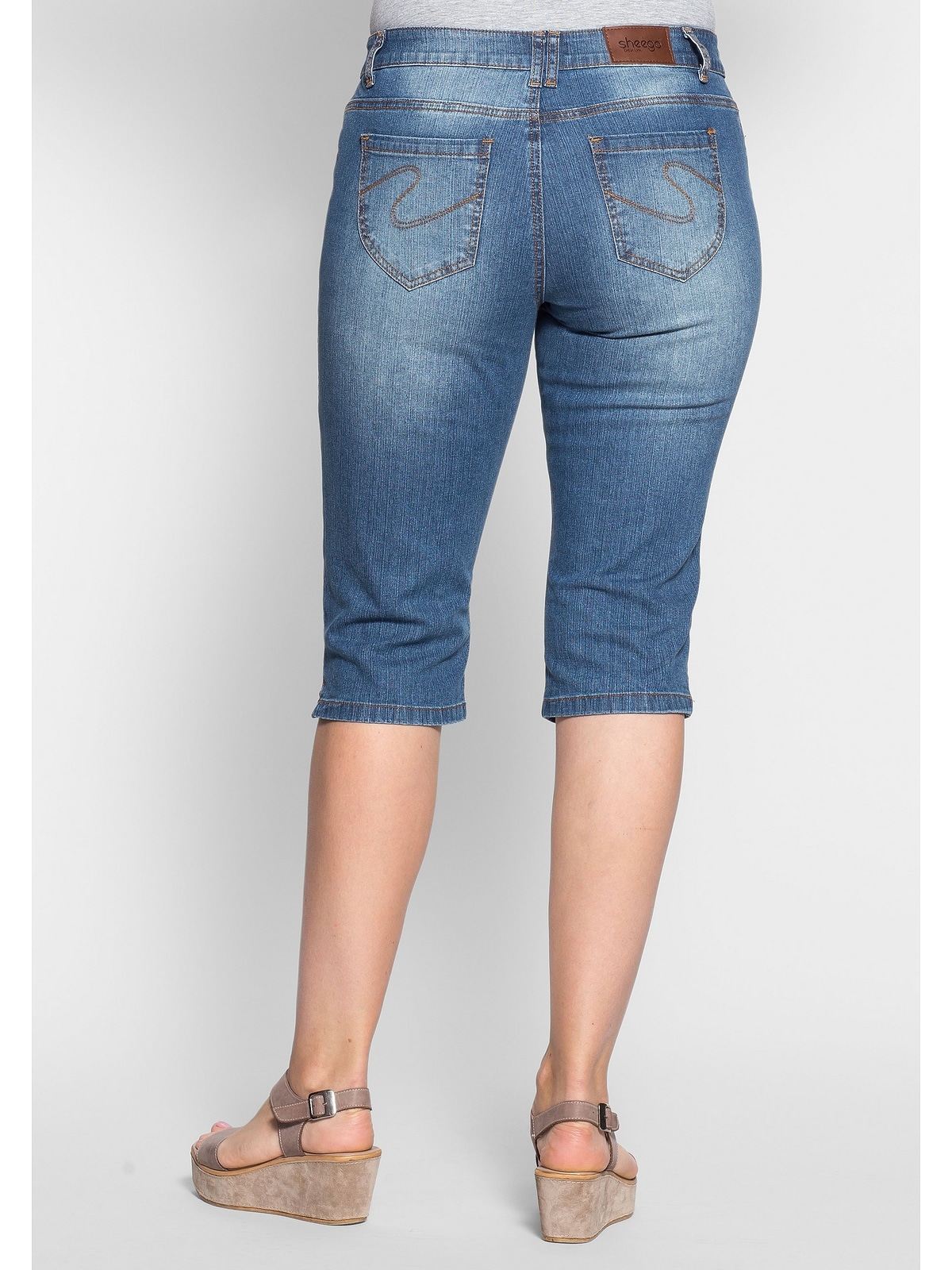 Sheego Seitenschlitzen mit kleinen | »Große online BAUR Jeansbermudas bestellen Größen«,