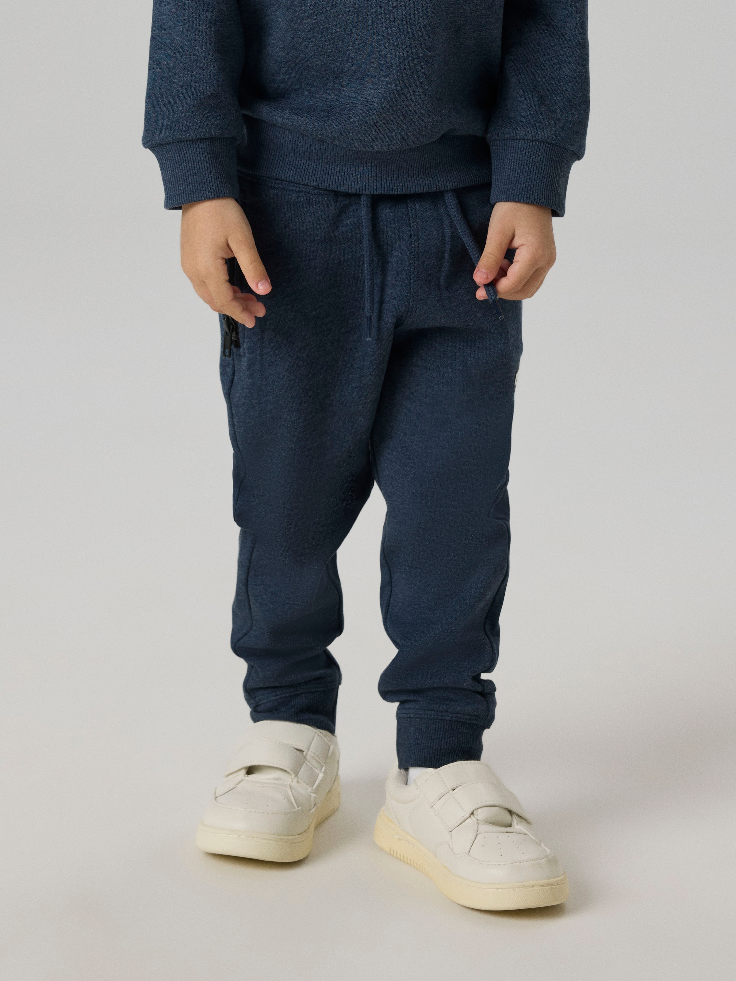 NAME IT Jungen Sweathose "NMMVIMO SWE PANT BRU NOOS", blau, Gr. 80, unifarben, Sweatware, Obermaterial: 60% Baumwolle, 40% Polyester, Hosen