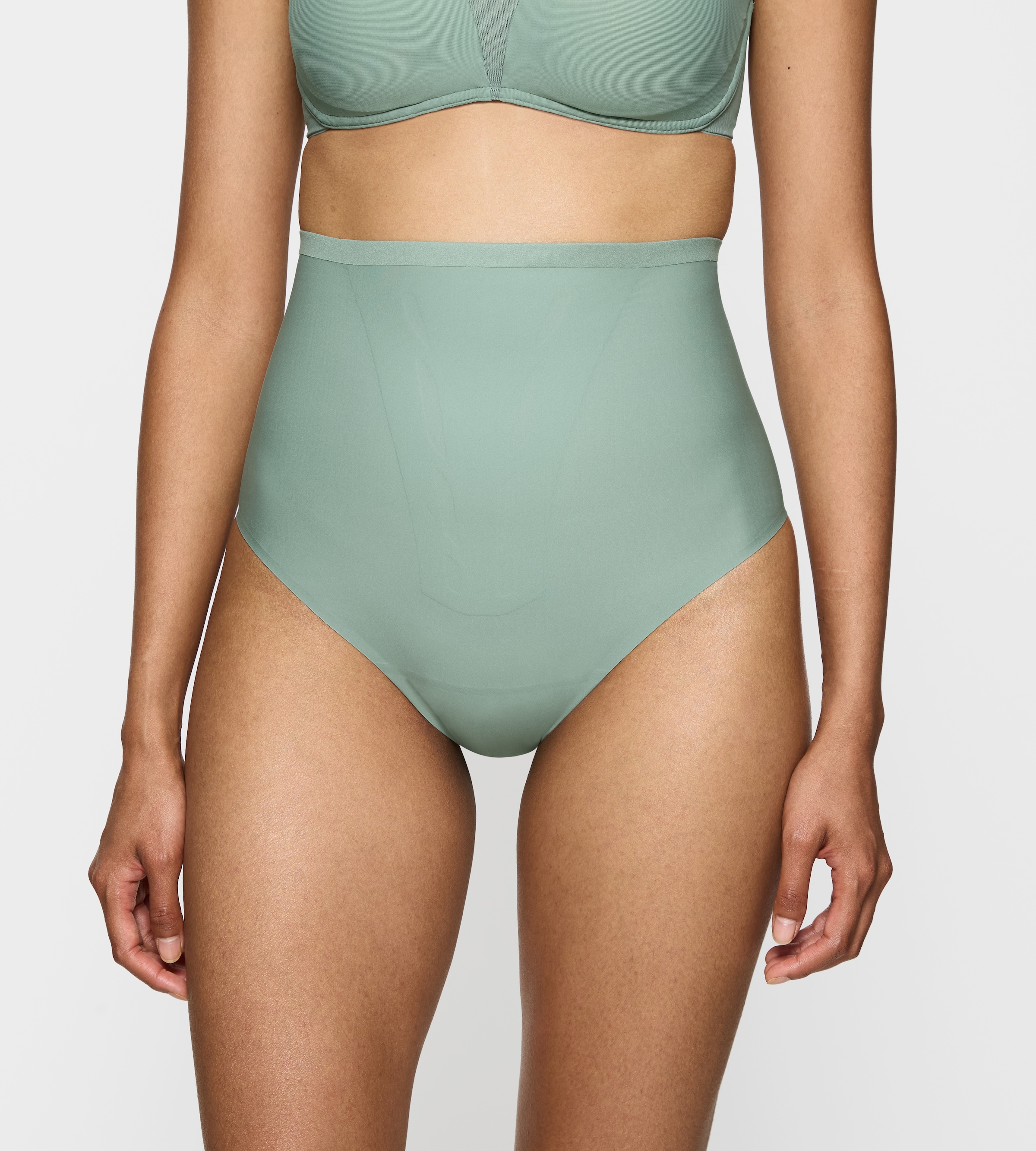Triumph Shapingslip »Shape Smart Highwaist String«, glättend und schmeichelnd