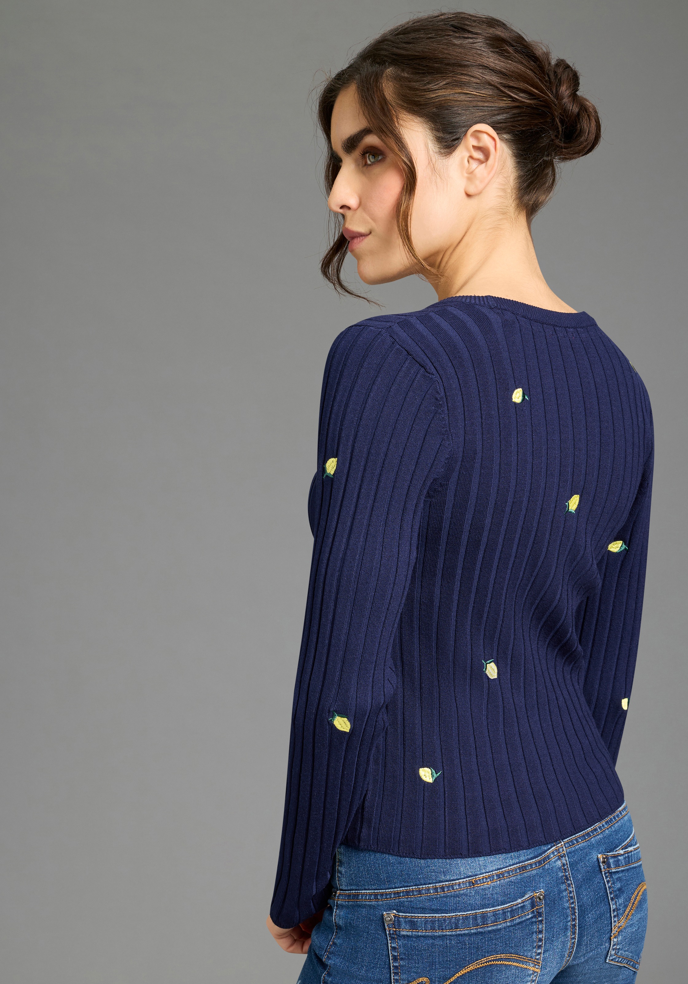 KangaROOS Strickjacke mit Blumen-Stickerei günstig online kaufen