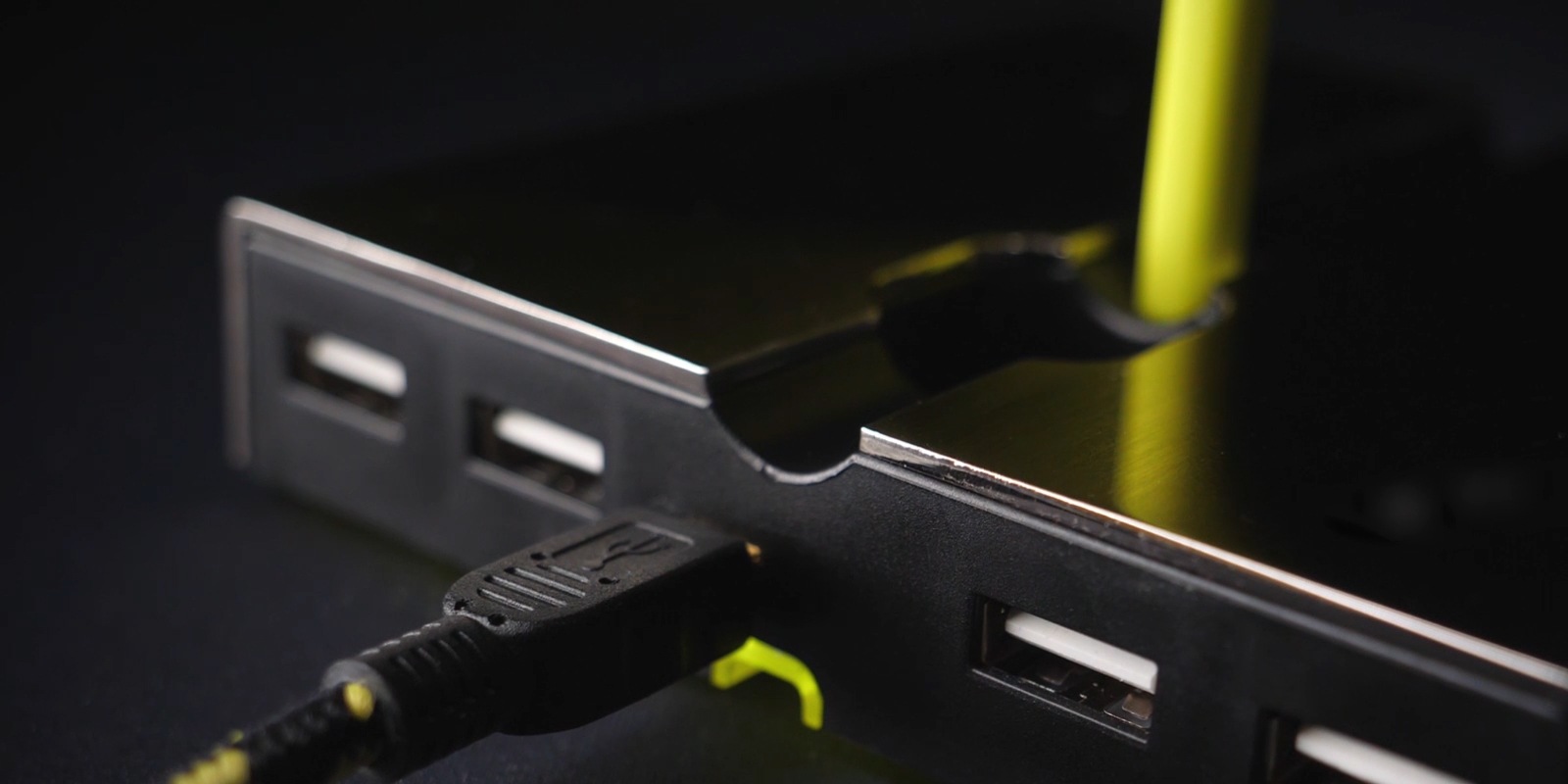 Cherry Xtrfy Mauskabelhalter »B1 Mouse Bungee«, Maus-Bungee mit 4-Port-USB-Hub