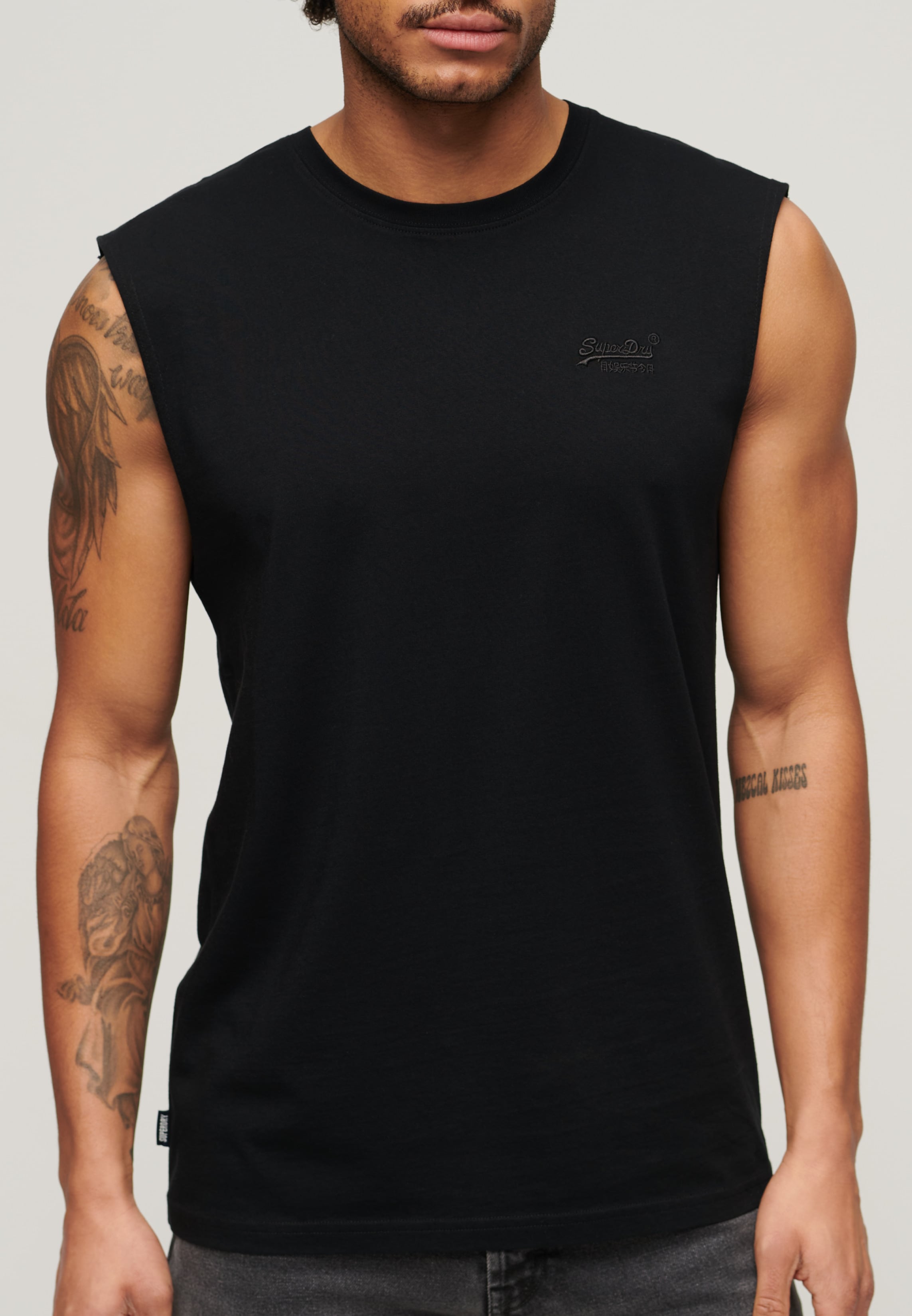 Superdry Tanktop "ESSENTIAL LOGO TANK UB" mit lockerer Passform, aus Baumwolle und Single Jersey