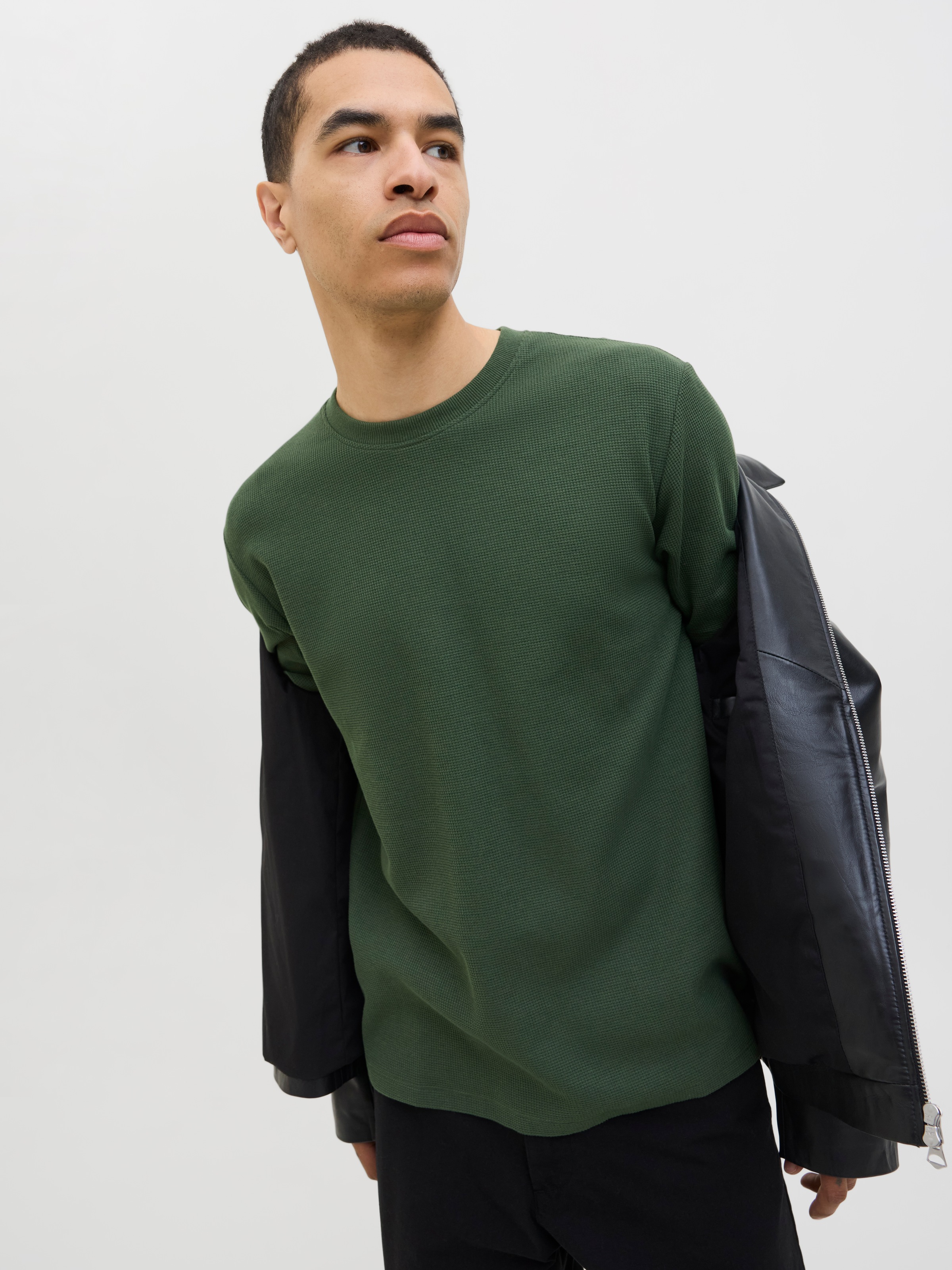 Jack & Jones Rundhalsshirt "JJEAUSTIN TEE SS NOOS" Materialmix, relaxed fit günstig online kaufen