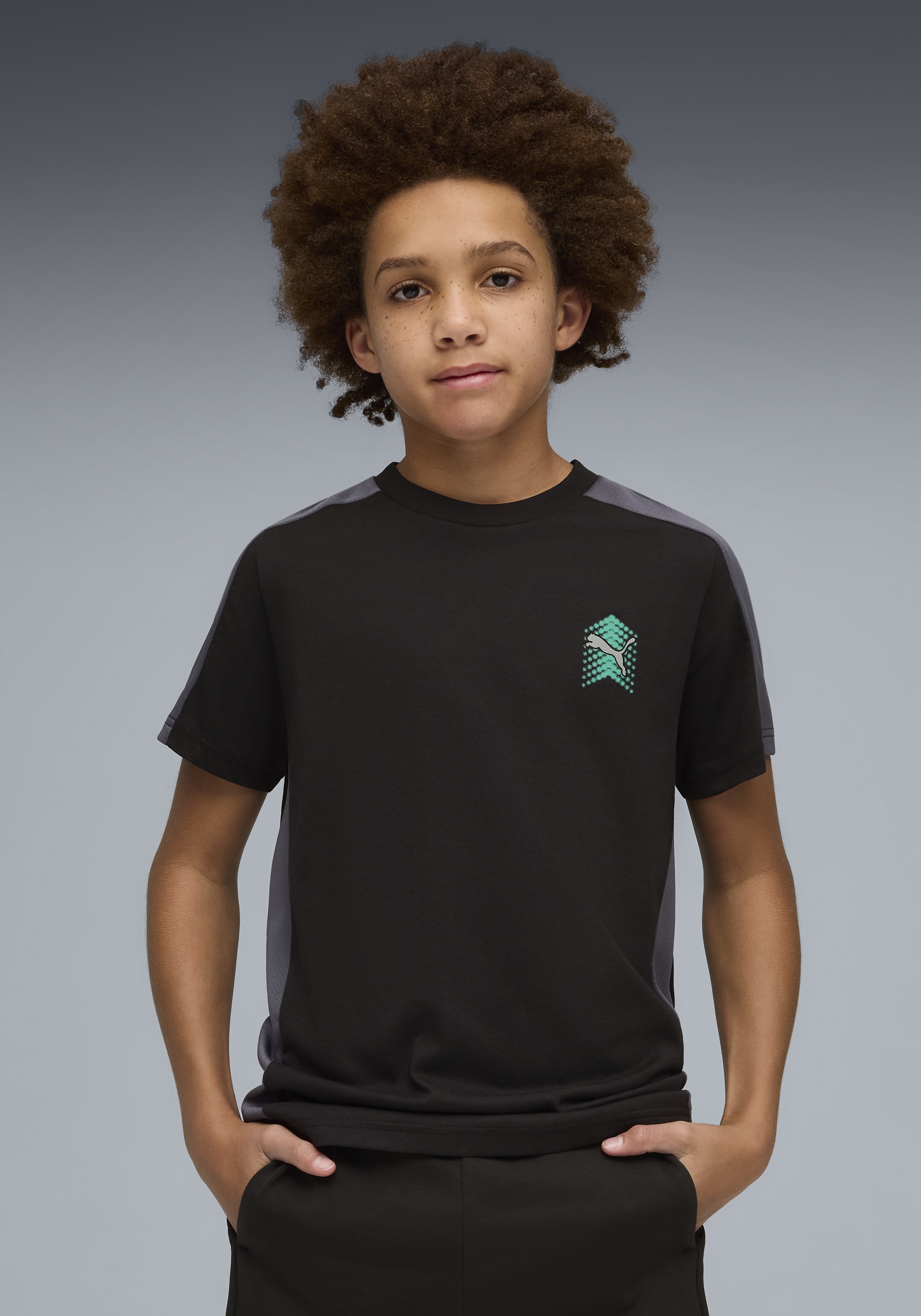 PUMA T-Shirt "ACTIVE SPORTS SMALL GRAPHIC TEE B" Regular Fit, Kurzarm, für Jugendliche, mit Print-Applikation