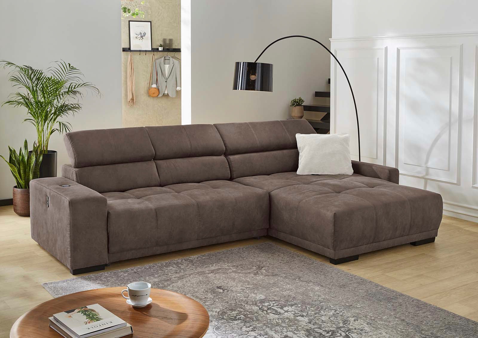 Jockenhöfer Gruppe Ecksofa "Le Mans L-Form, B: 320 cm, mit 30 cm elektr. Sitztiefenverstellung" Kopfteilverstellung, induktive Ladestation, USB-Anschluss & Zierkissen