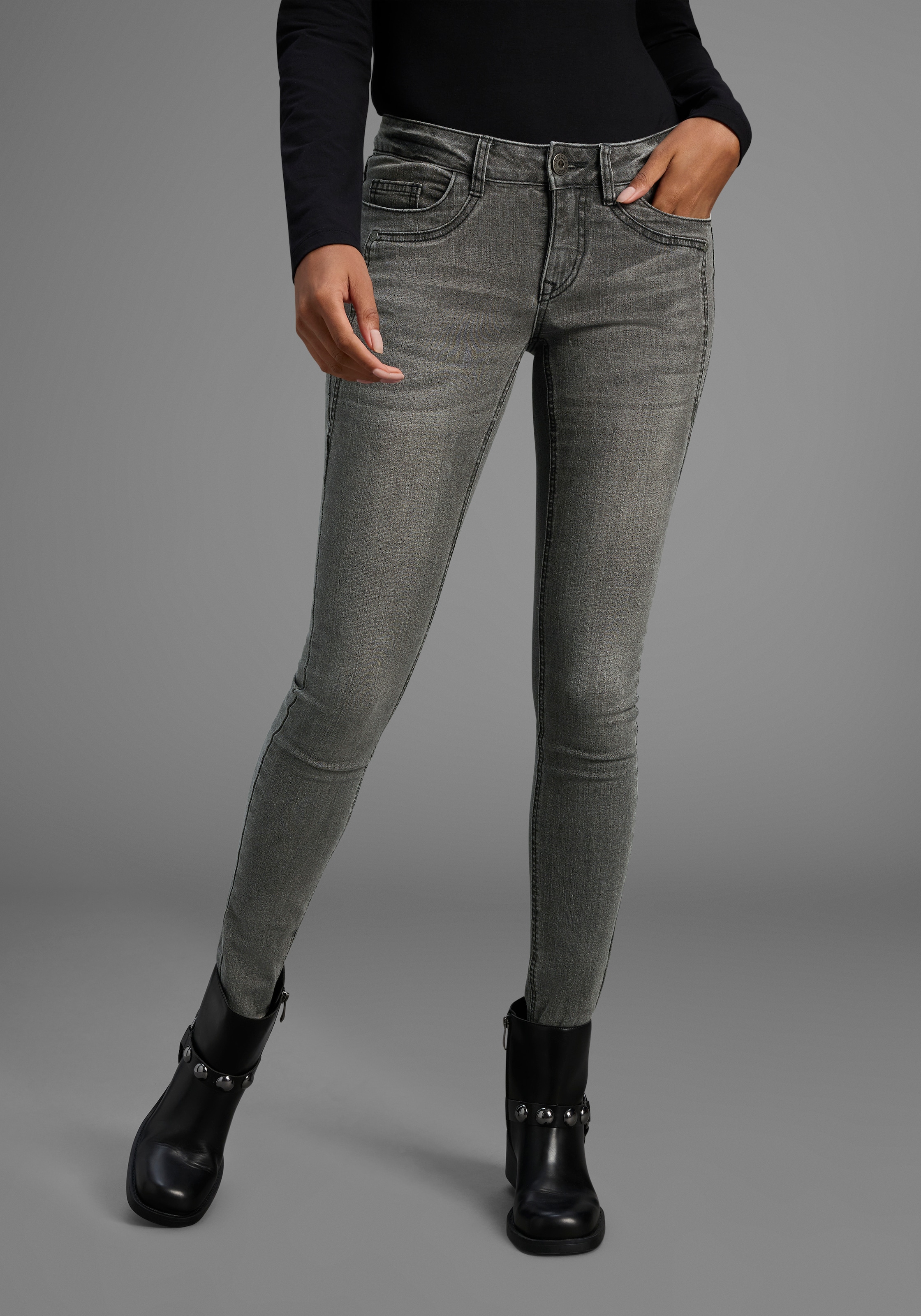 Arizona 5-Pocket-Jeans "mit Keileinsätzen" extra-enger Beinschnitt, niedrige Leibhöhe