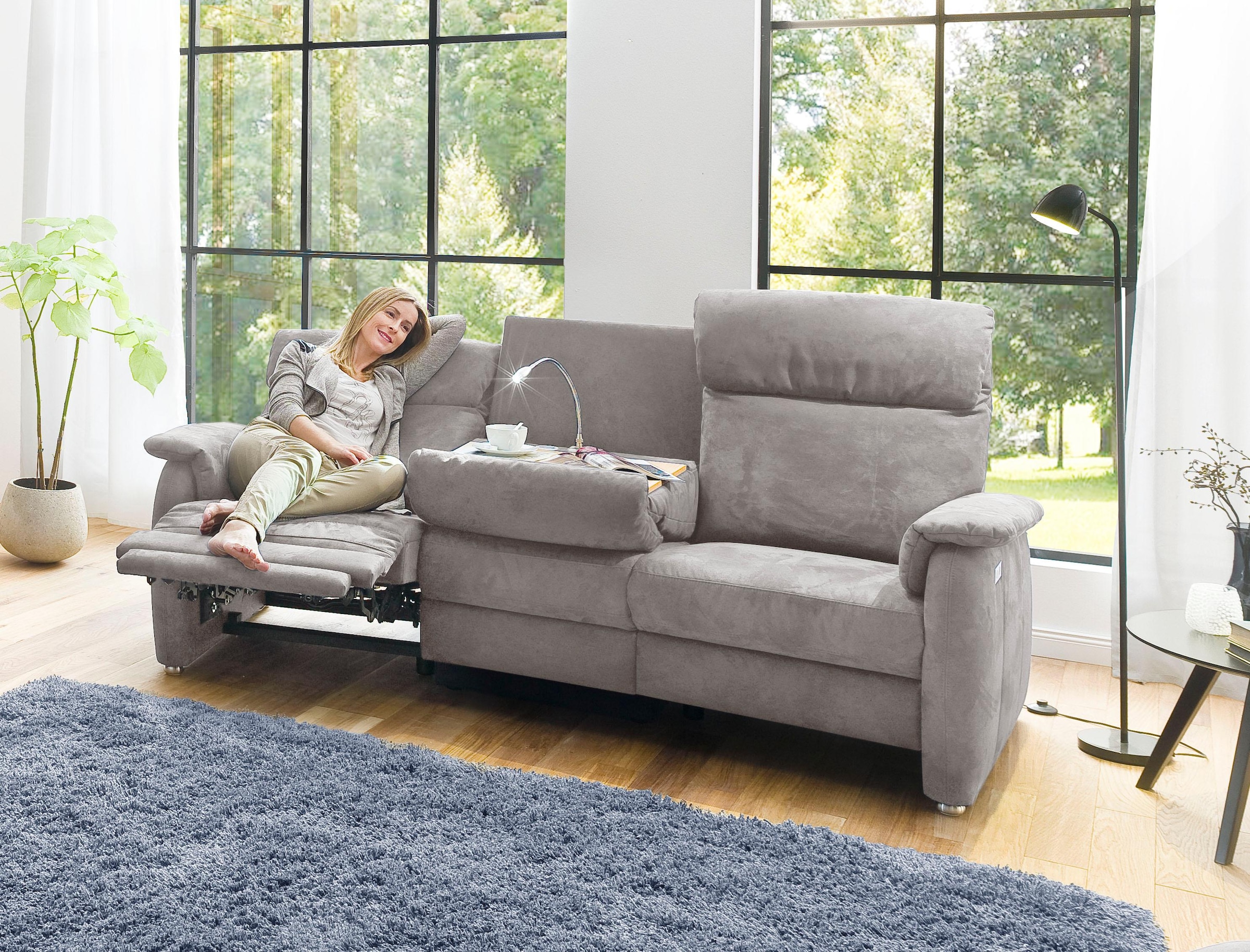 Home affaire Sofa »Turin«, mit motorischer Relaxfunktion, Tisch, Leuchte + USB-Ladestation