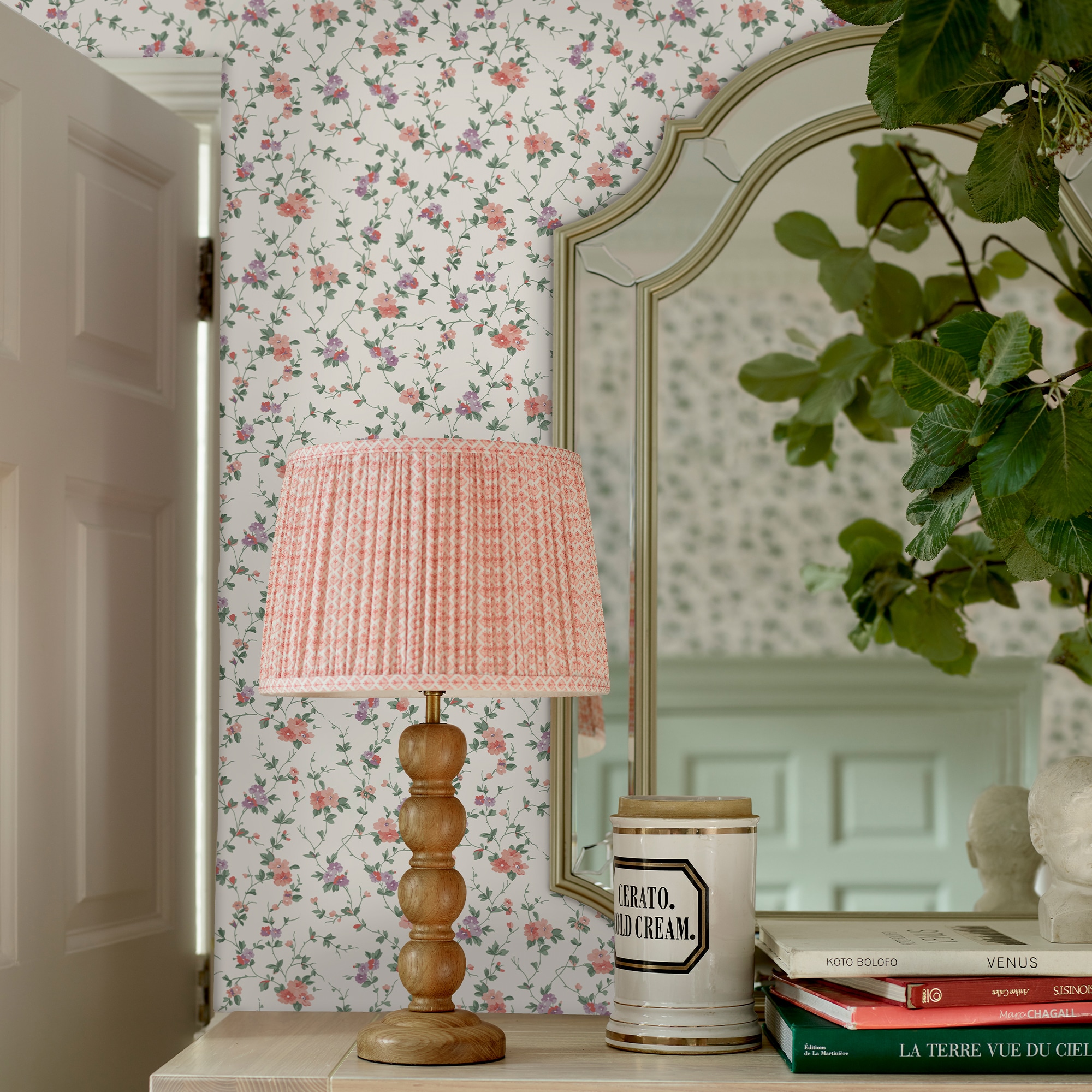 LAURA ASHLEY Vliestapete "Priory" geblümt glatt 10mx52cm (ca. 5m2)