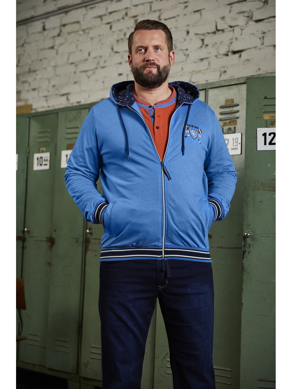 Charles Colby Kapuzensweatjacke »Sweatjacke DUKE EDMUND«, mit kontrastfarbener Kapuze