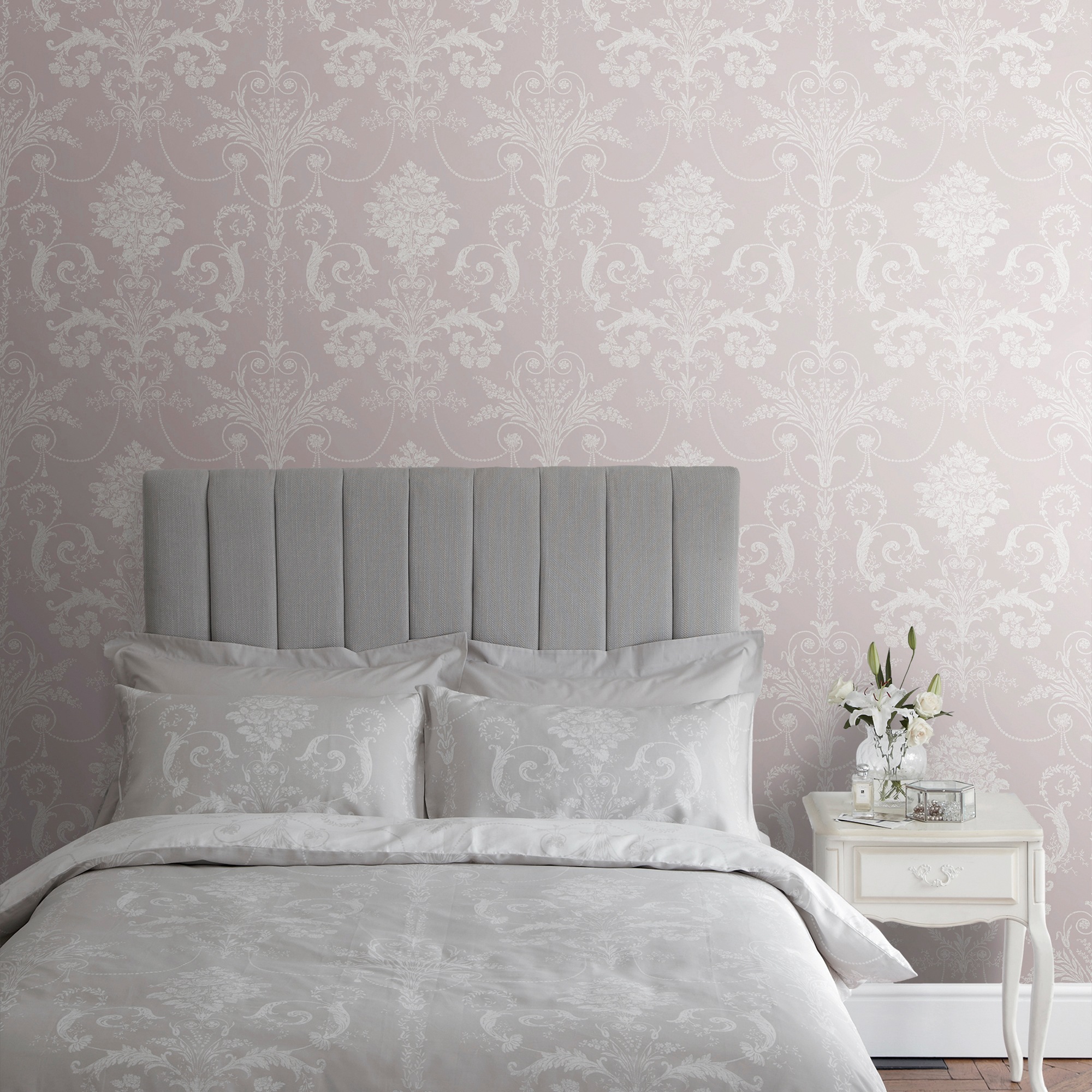 Papier peint intissé Laura Ashley Josette Amethyst 1005 x 52cm Rose/blanc