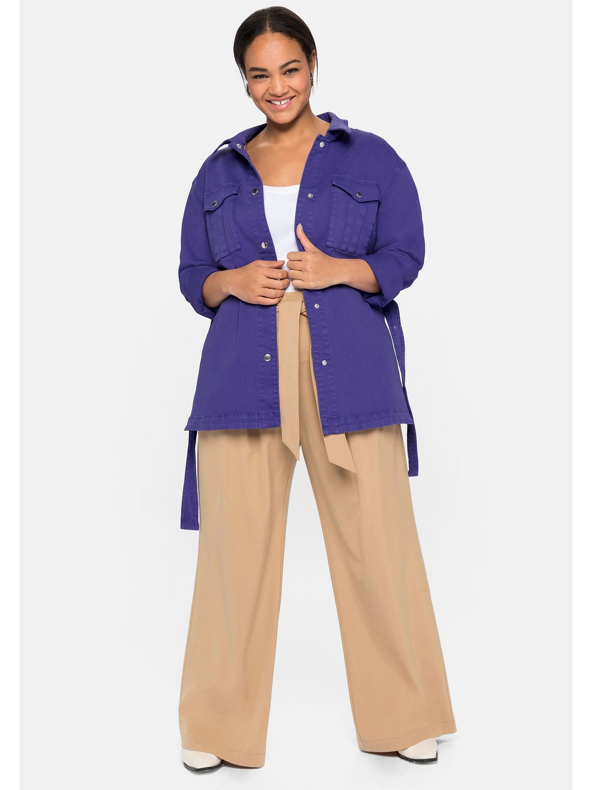 Kapuze, | ohne im Jeansjacke mit Bindegürtel »Große für Größen«, Sheego bestellen BAUR Hemdblusen-Stil,