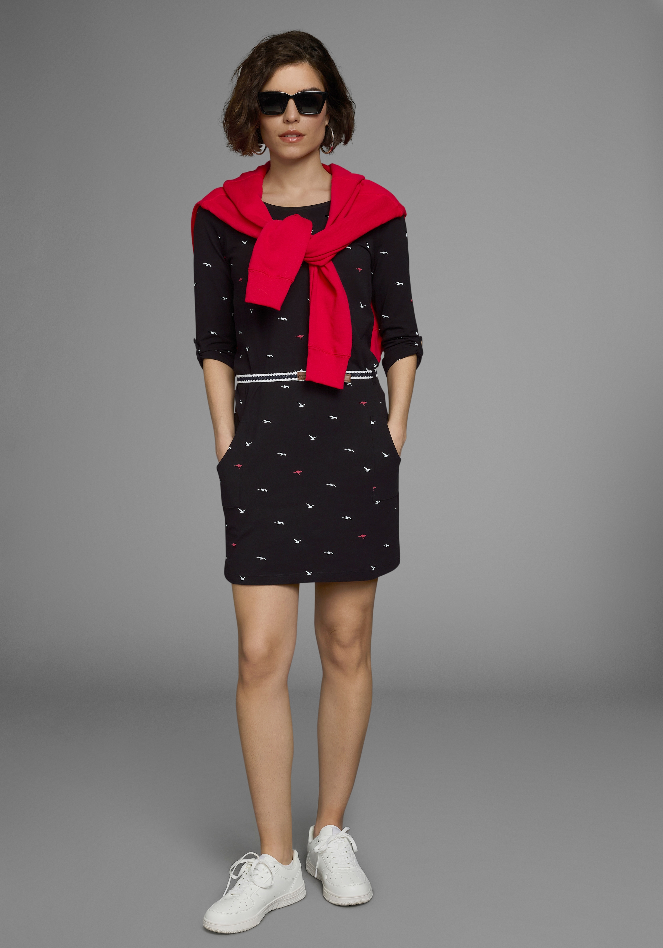 KangaROOS Jerseykleid, (Set, mit abnehmbarem Gürtel), figurbetonte Passform, aus Baumwollmischung