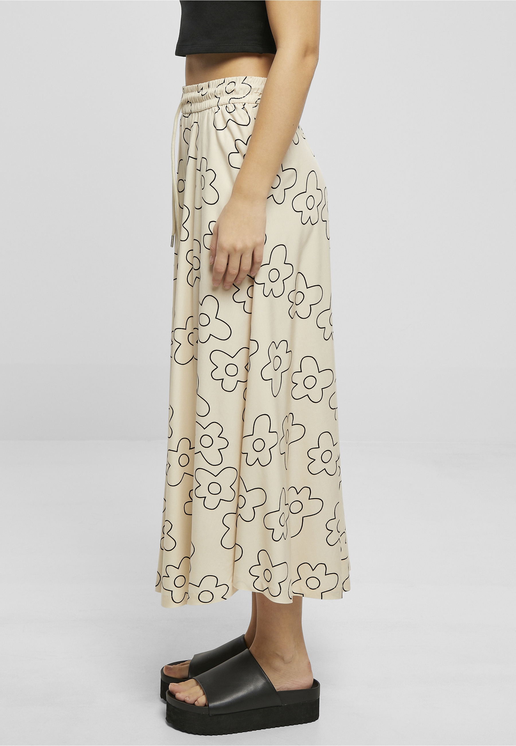 URBAN CLASSICS Jerseyrock »Urban Classics Damen Ladies Viscose Midi Skirt« 1 Stk.