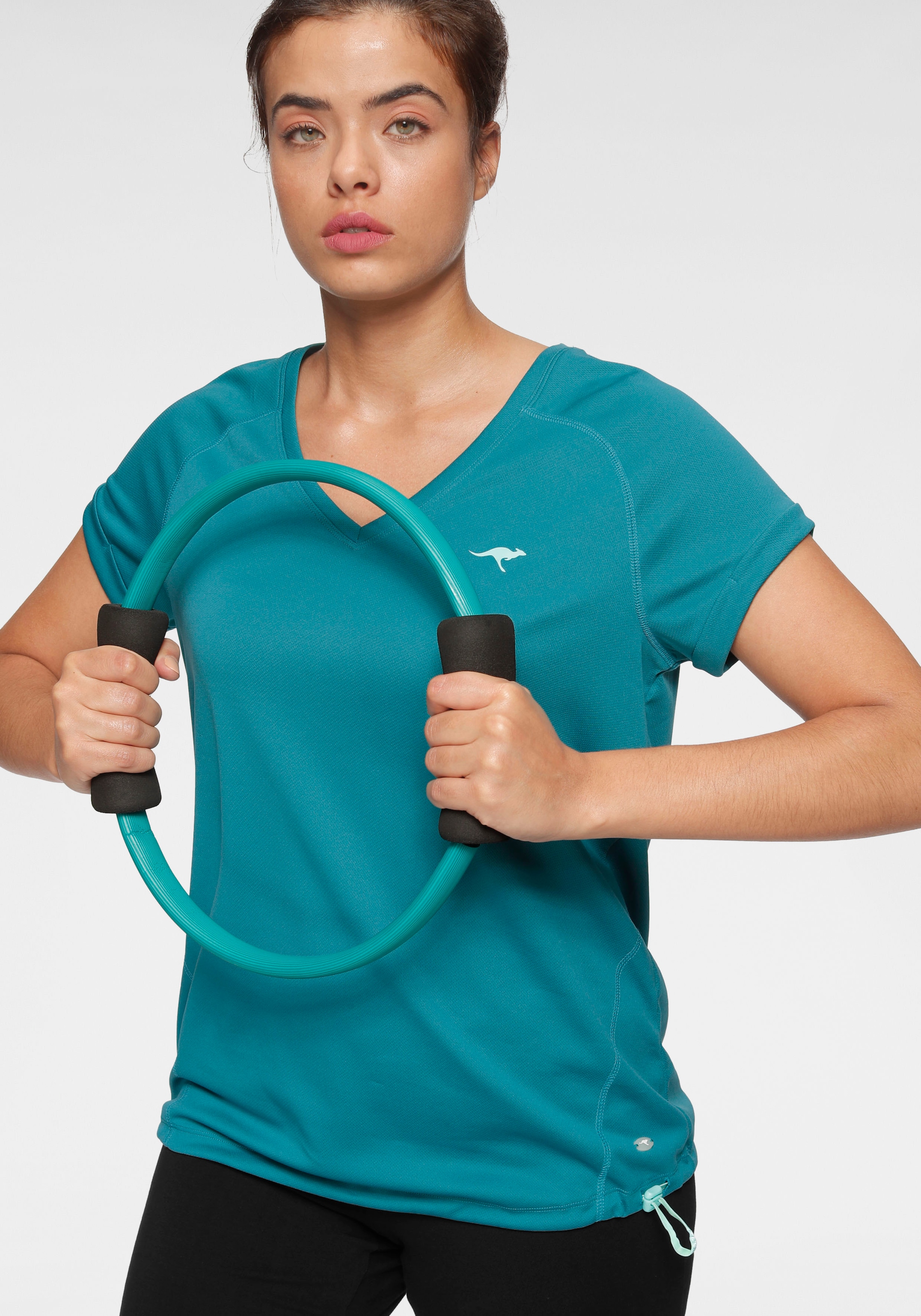 KangaROOS Funktionsshirt mit Kurzarm, figurumspielende Passform, hüftbedeckende Länge