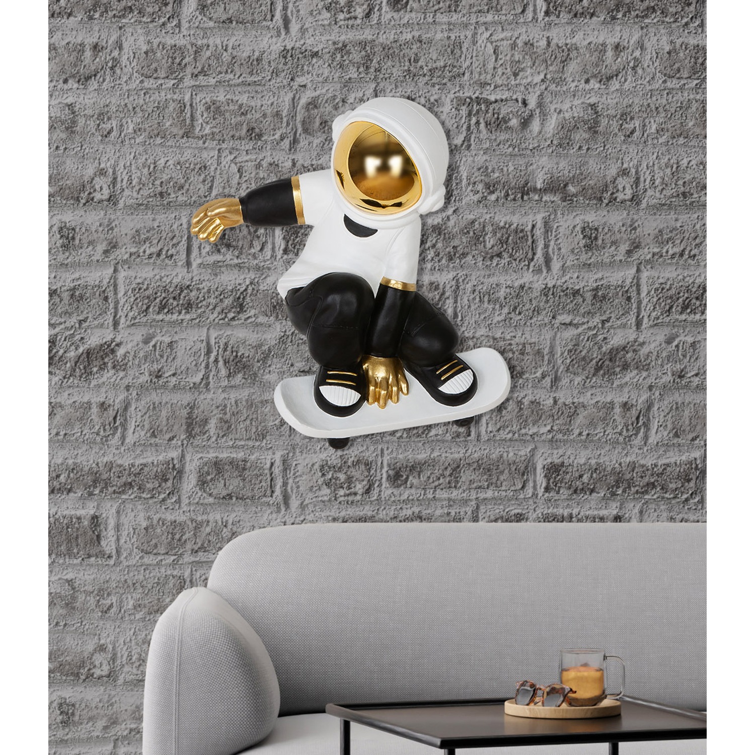 GILDE Wanddekoobjekt "Wandobjekt Astronaut Skateboard schwarz; weiß H. 44,5 günstig online kaufen