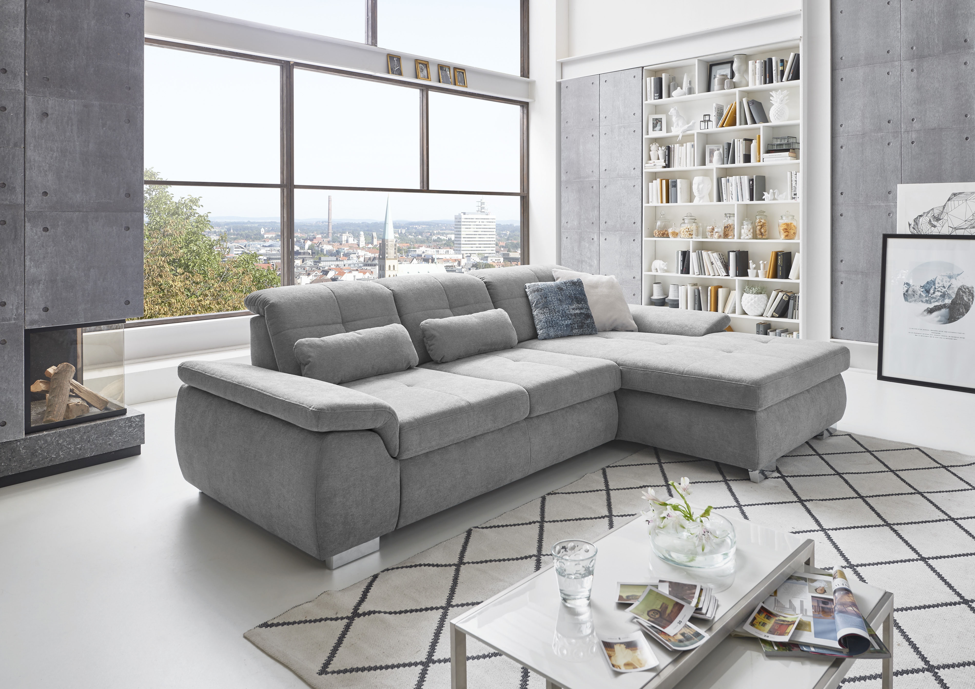 Die PlanBar Ecksofa "MP-IN16037 L-Form, Breite 289 cm, mit Federkern-Polsterung" mit Sitztiefenverstellung & Zierkissen