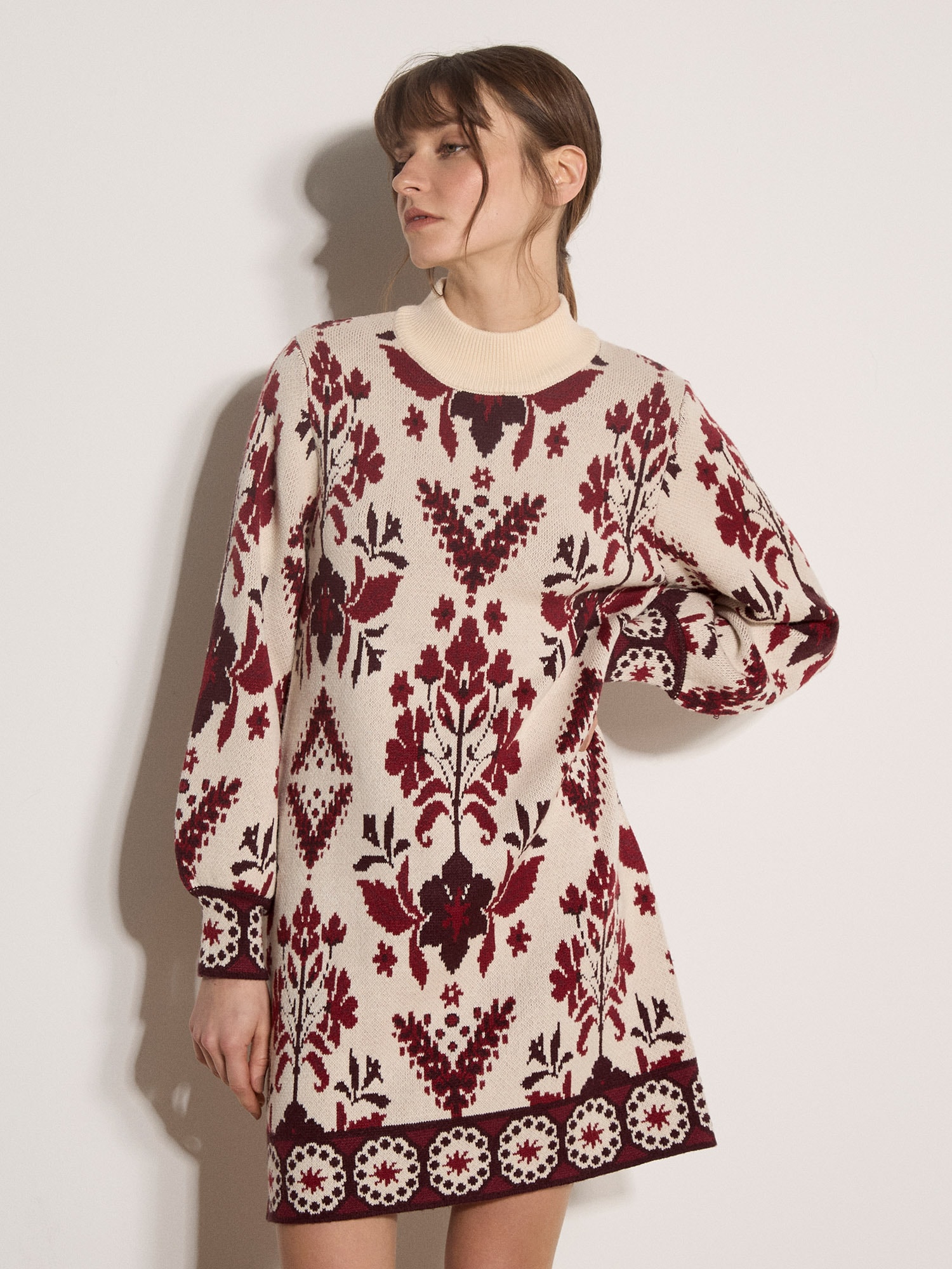 Apricot Strickkleid »Minikleid im Folkstil« mit Blumenmuster