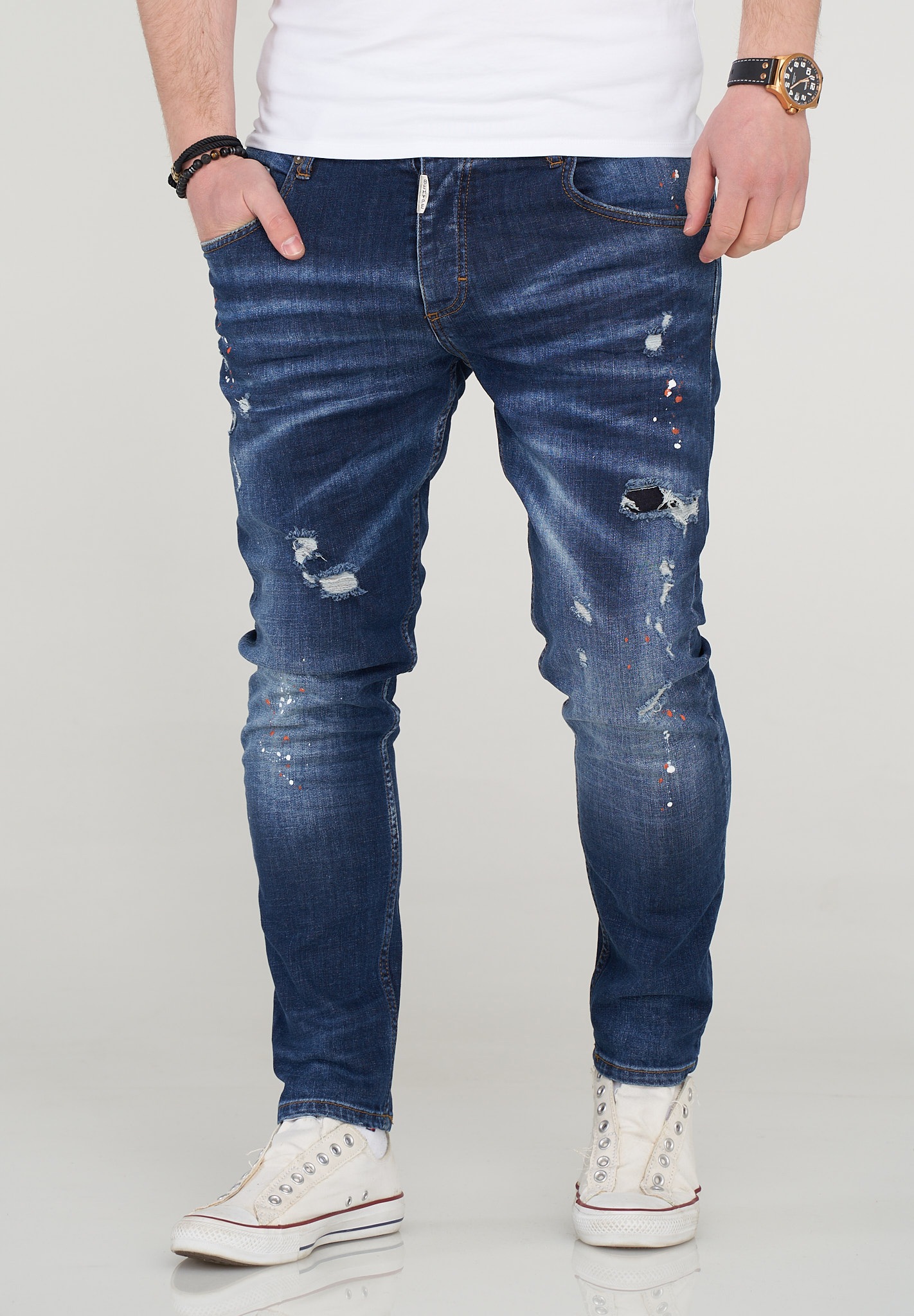 behype Slim-fit-Jeans "ELEAN", mit lässigen Used-Elementen