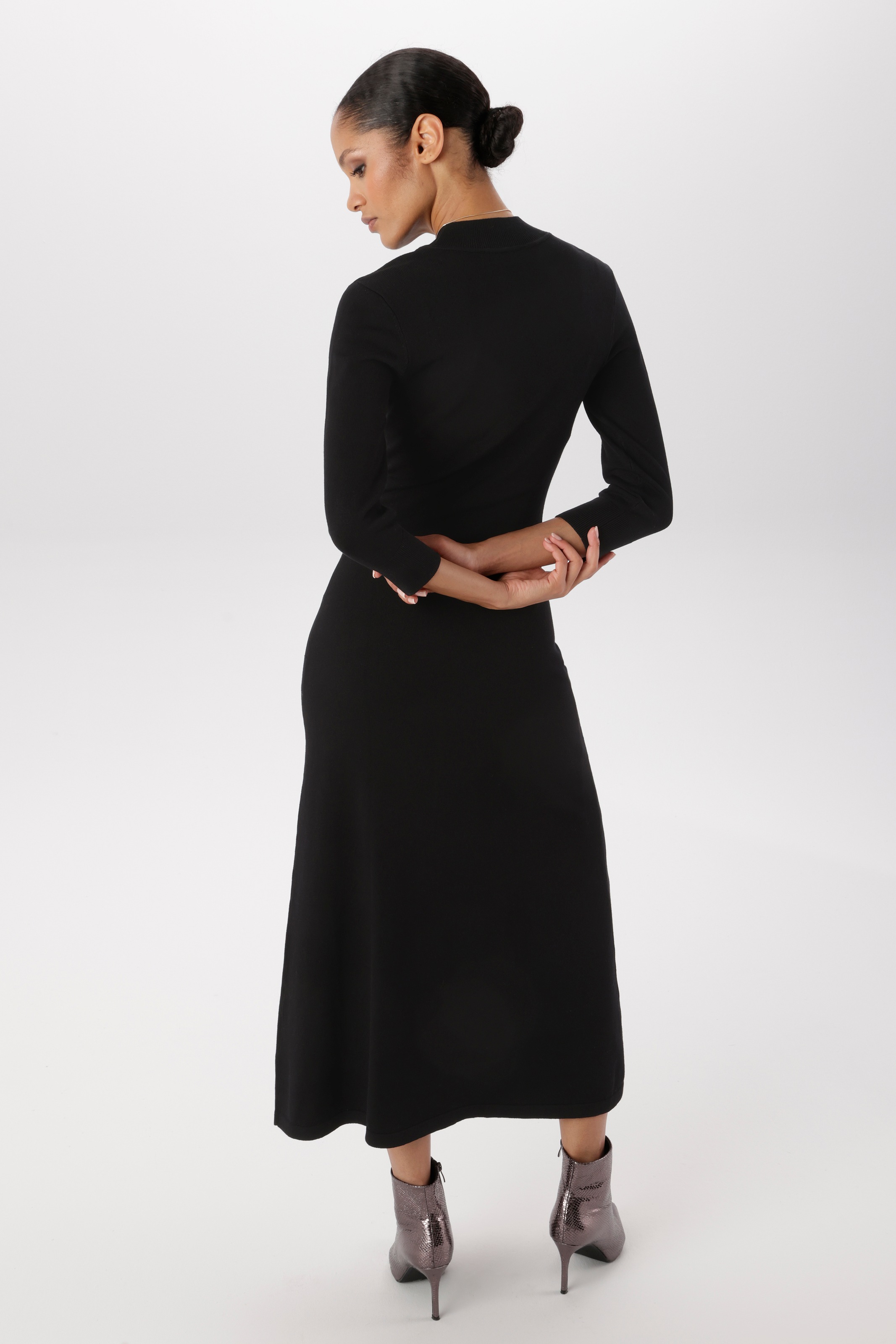 Aniston SELECTED Strickkleid mit kleinem Stehkragen - NEUE KOLLEKTION