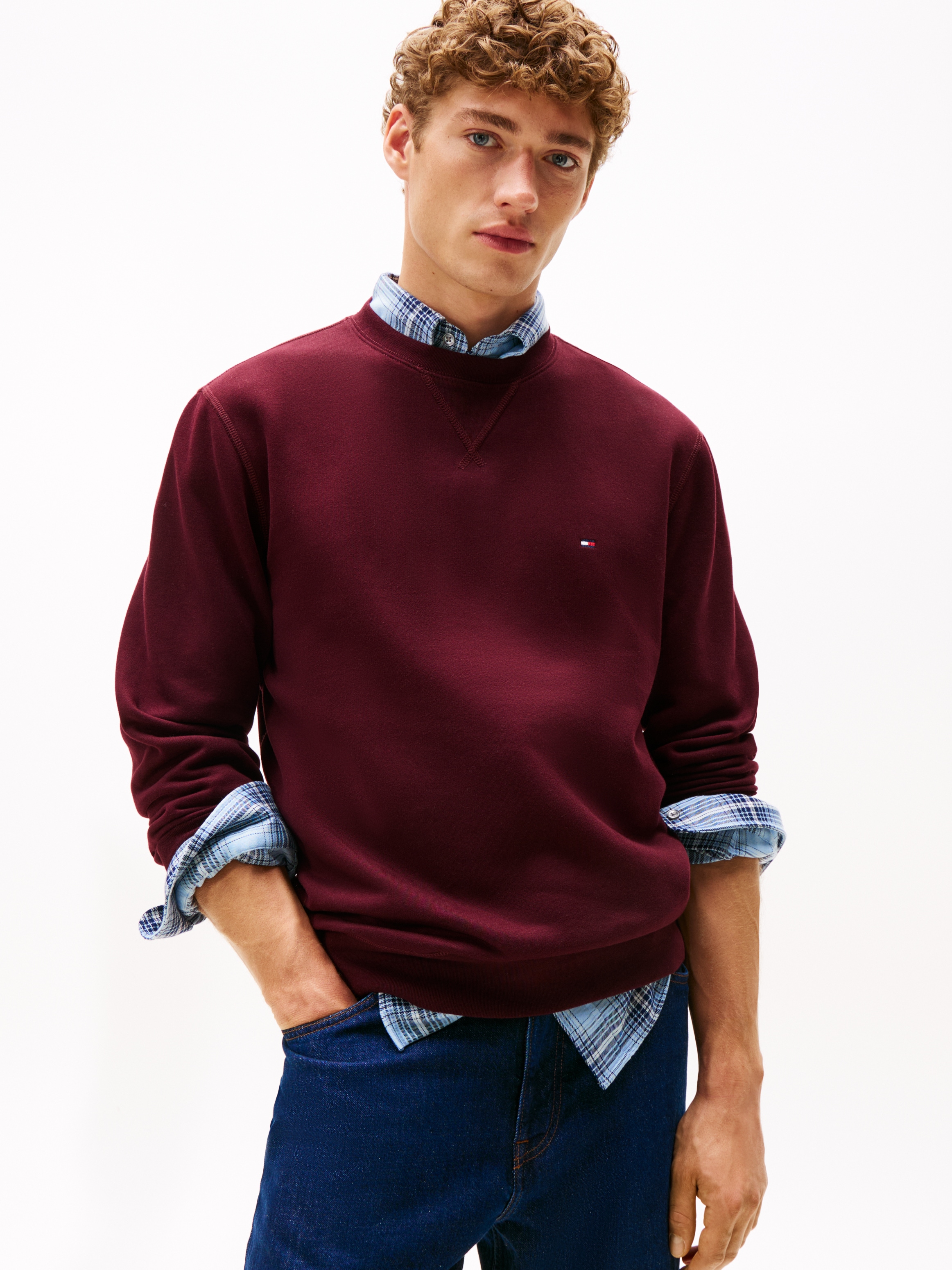 Tommy Hilfiger Sweatshirt "ESS SEASONAL FLEECE CREWNECK", mit Logostickerei günstig online kaufen