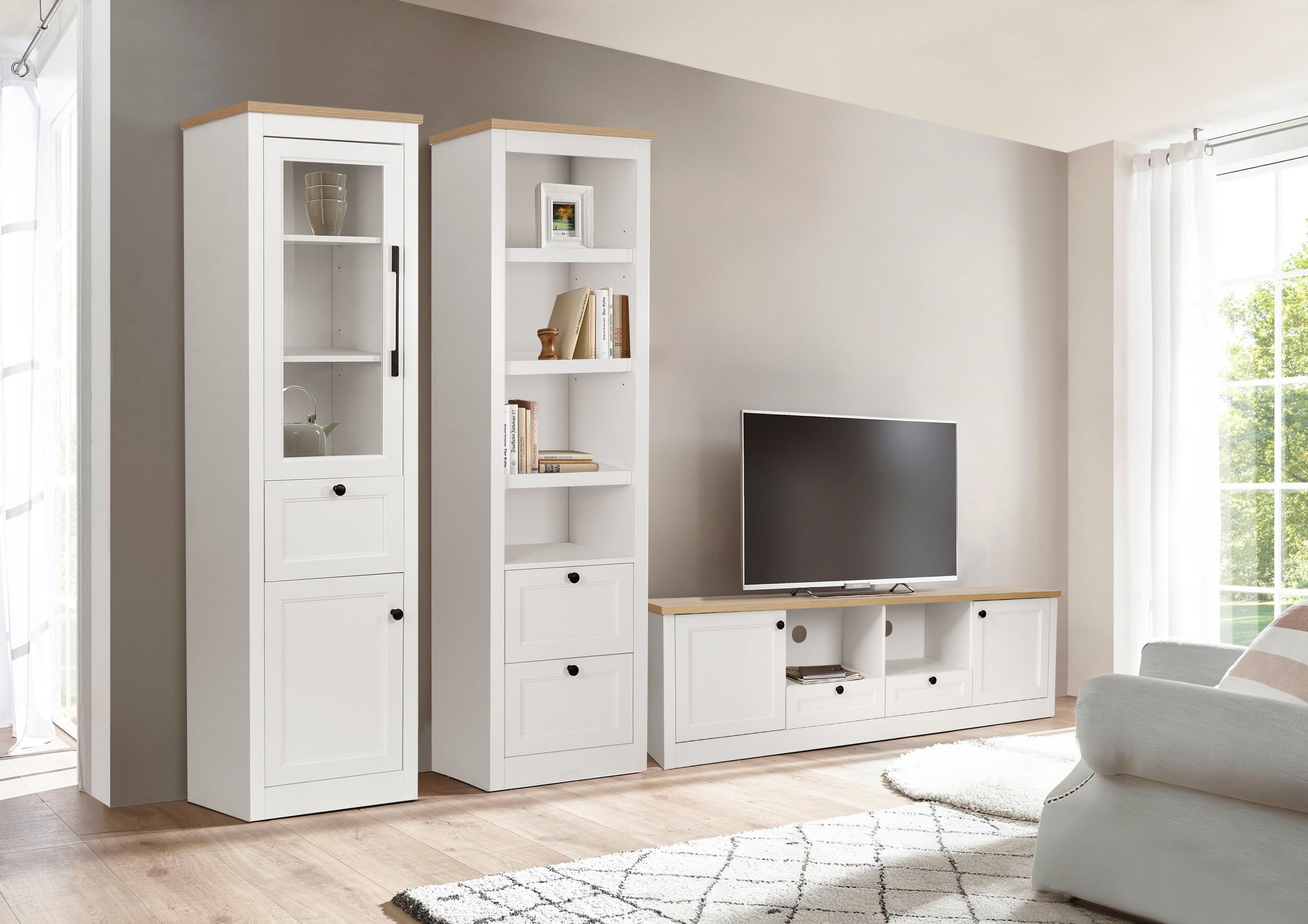 OTTO home Vitrine "Rigny" aus MDF, mit Holz-Zierleiste, schwarzem Metallgri günstig online kaufen