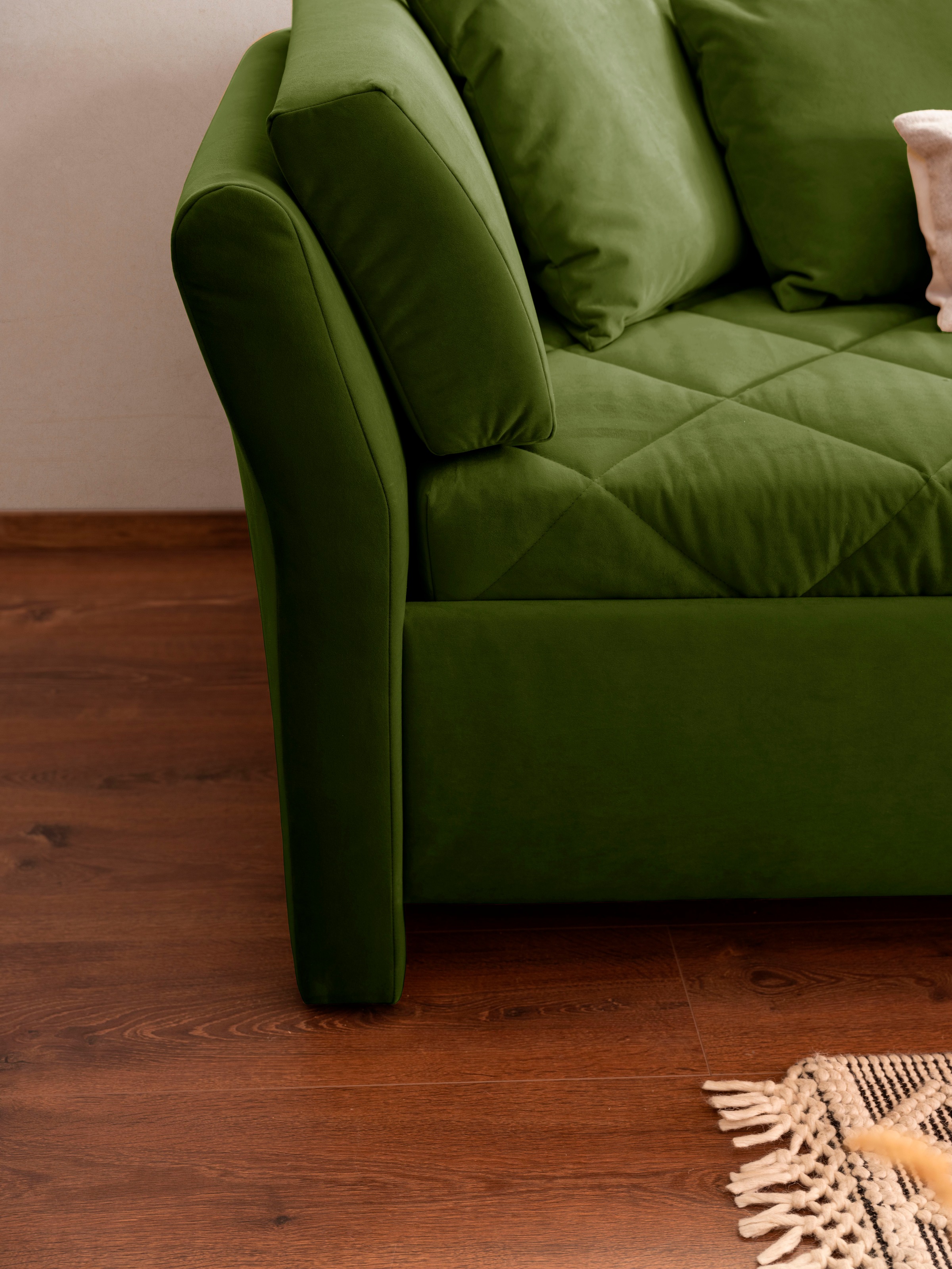 alina Schlafsofa, Bettkasten, Zierkissen-Set aus: 2 Stk. 40x40cm, 1 Stk. 30x30cm