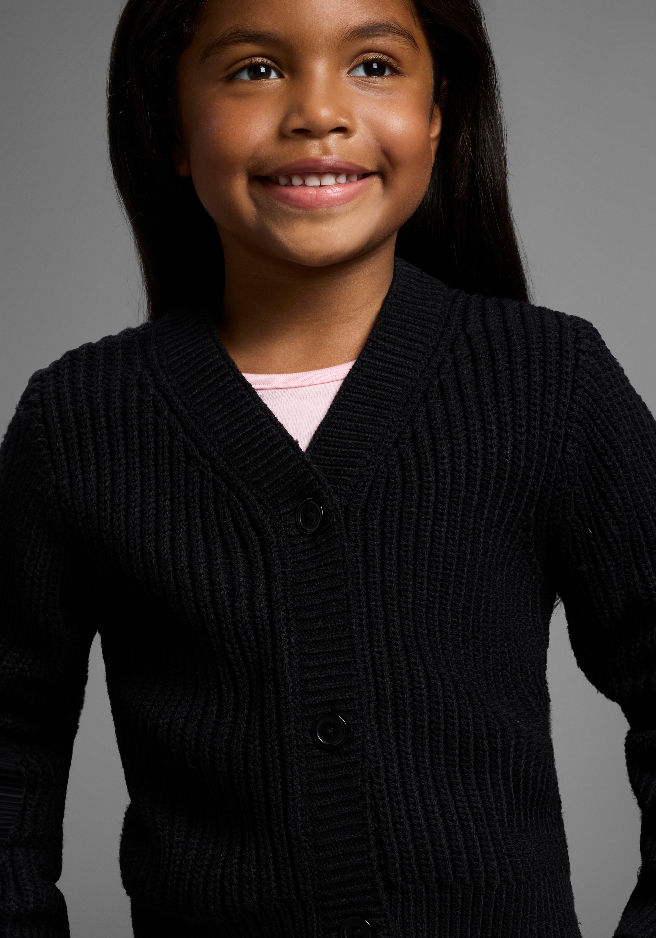 KIDSWORLD Strickjacke »Strickjacke Basic«, Strickjacke, toll zu allem zu kombinieren