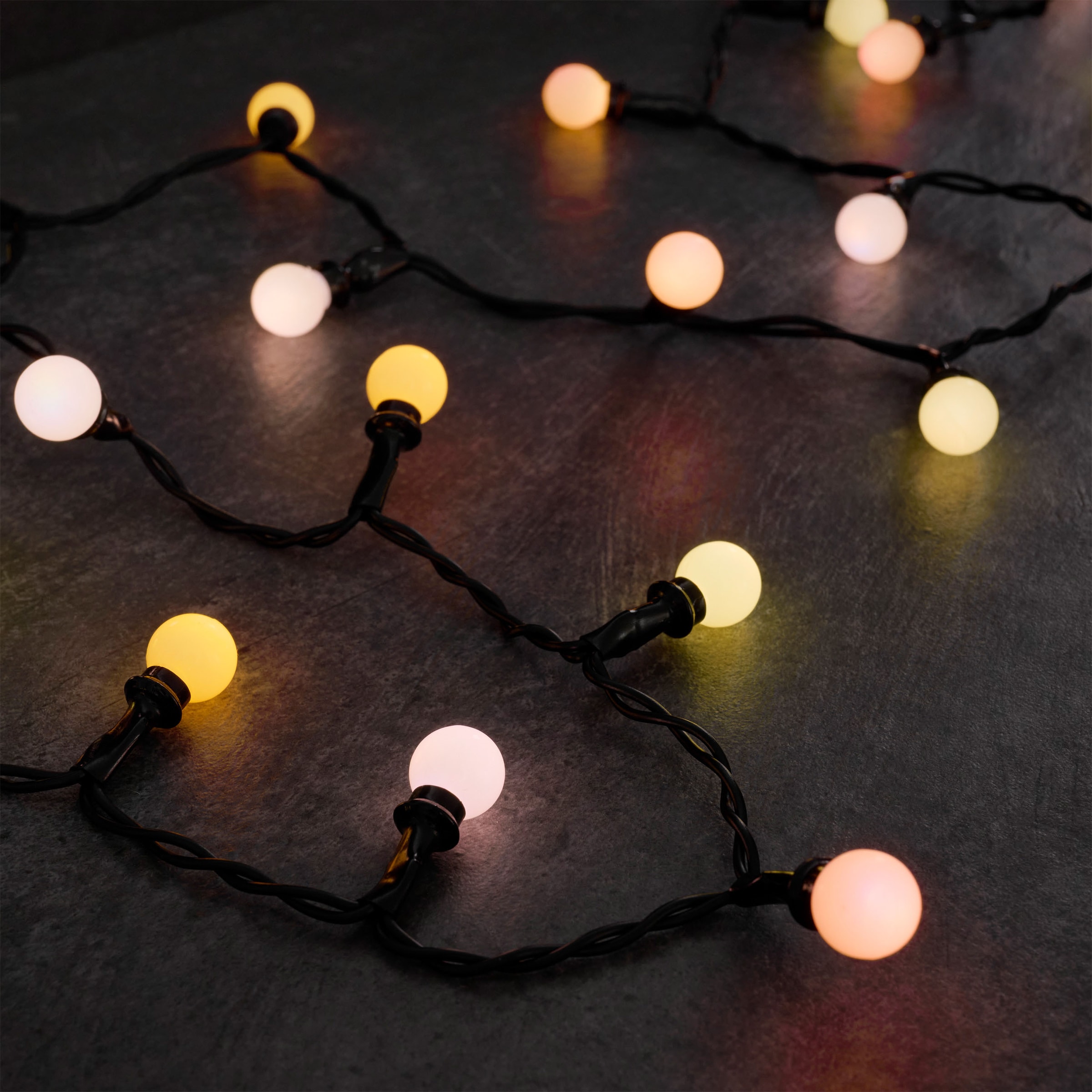 OTTO home LED-Lichterkette »Outdoor/Indoor, Kugel Avvina, bunt, 3/6/12/18 u. 24 m Länge, 11 Modi« warmweiß pastellfarbig, Timer, Lichteffekte, Garten, Terrasse, Party