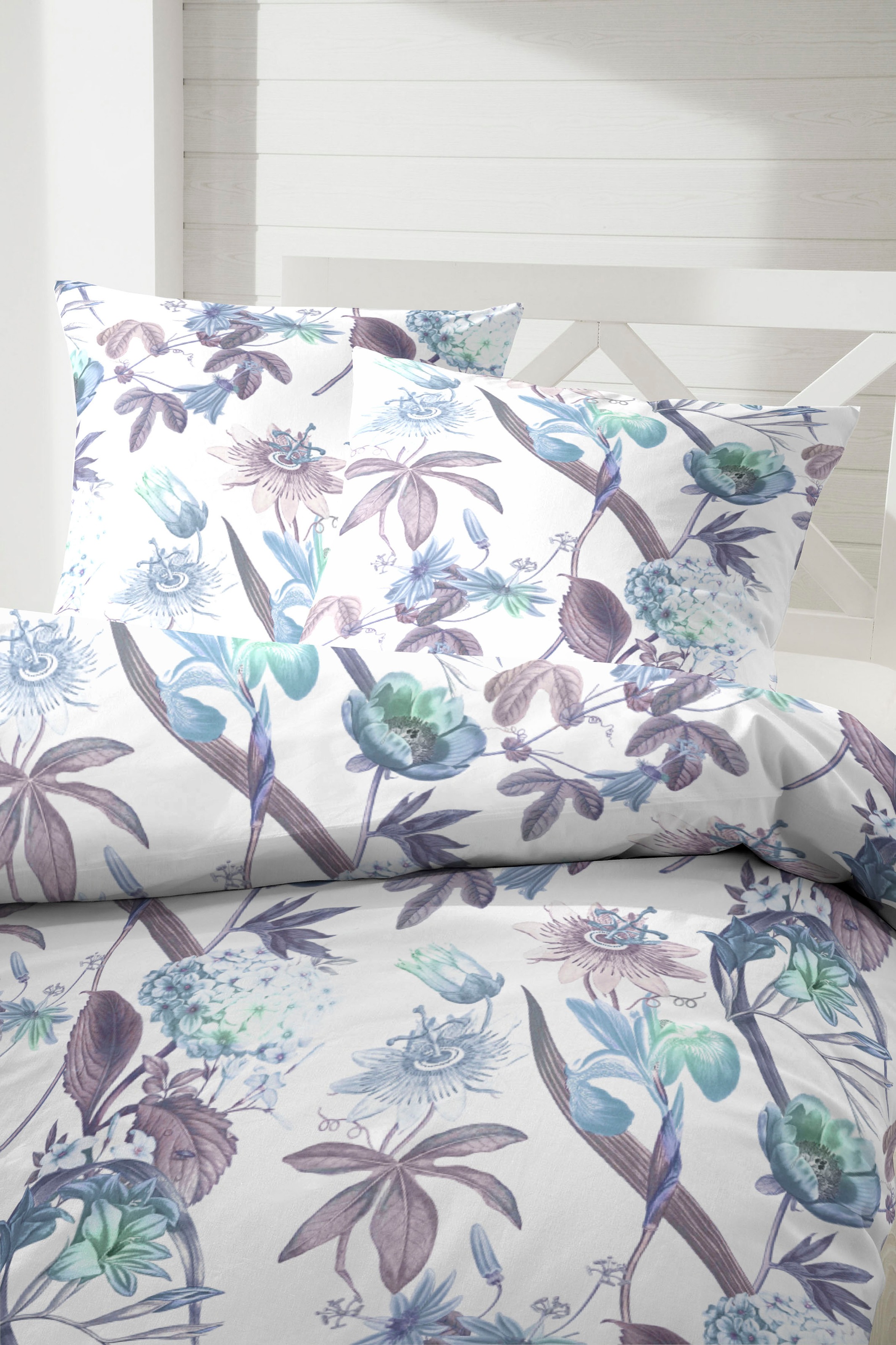 Primera Bettwäsche "Flowerful" 2 Stk. tlg. mit wilder Blumenranke günstig online kaufen